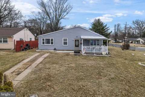 2 Dorset Drive, Ewing, NJ MLS: NJME2053736