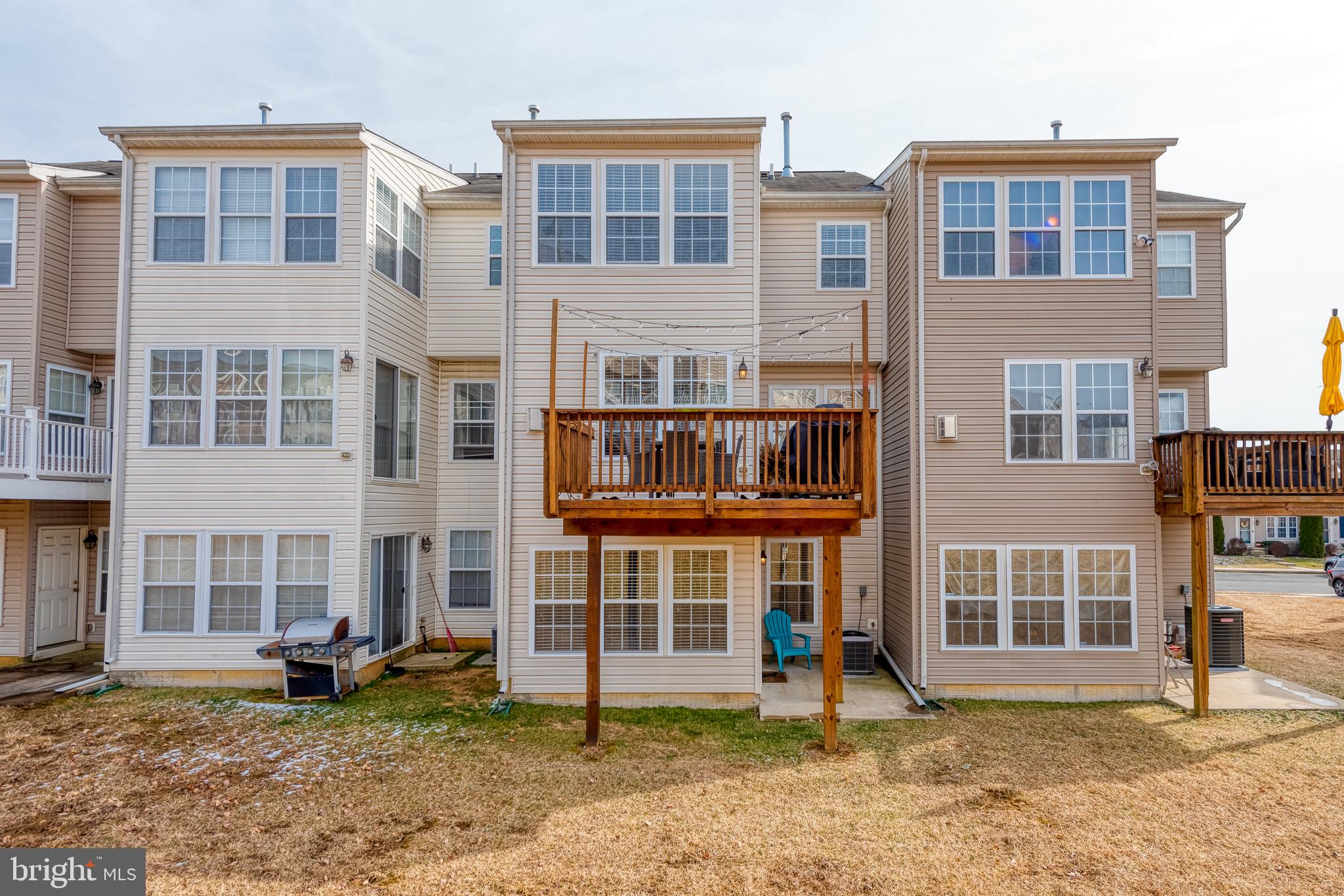 HOLLY WOODS - Residential