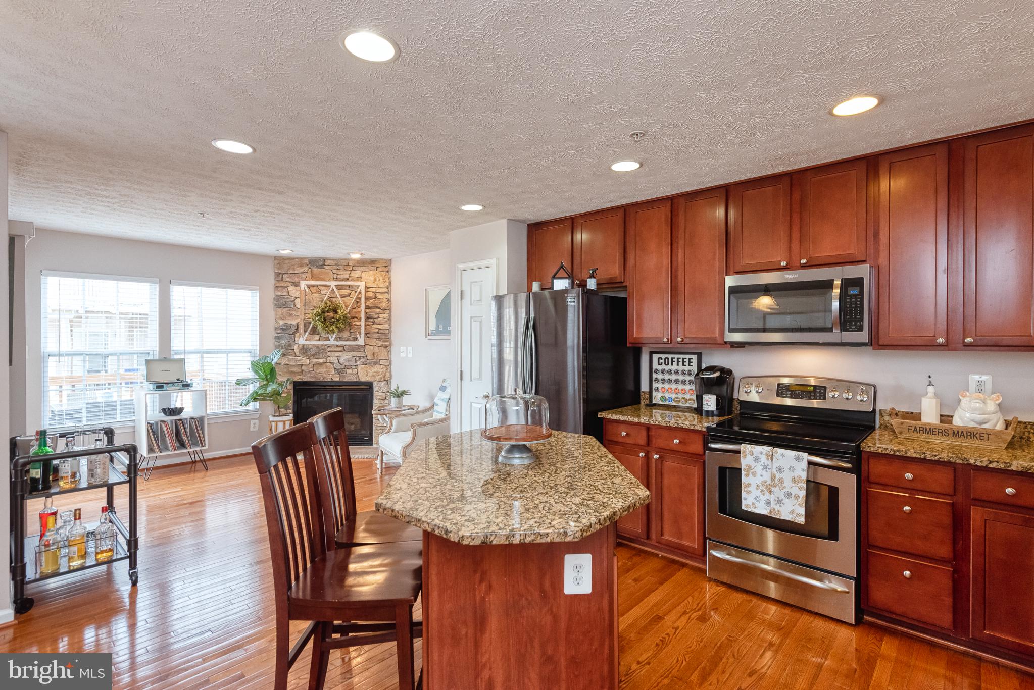 HOLLY WOODS - Residential