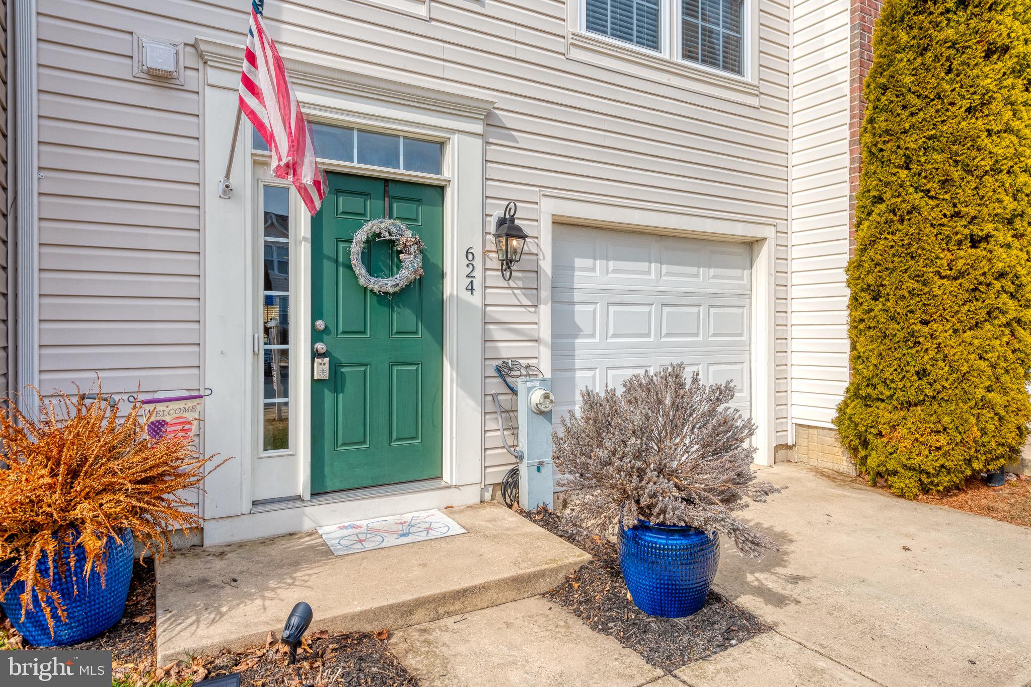 HOLLY WOODS - Residential