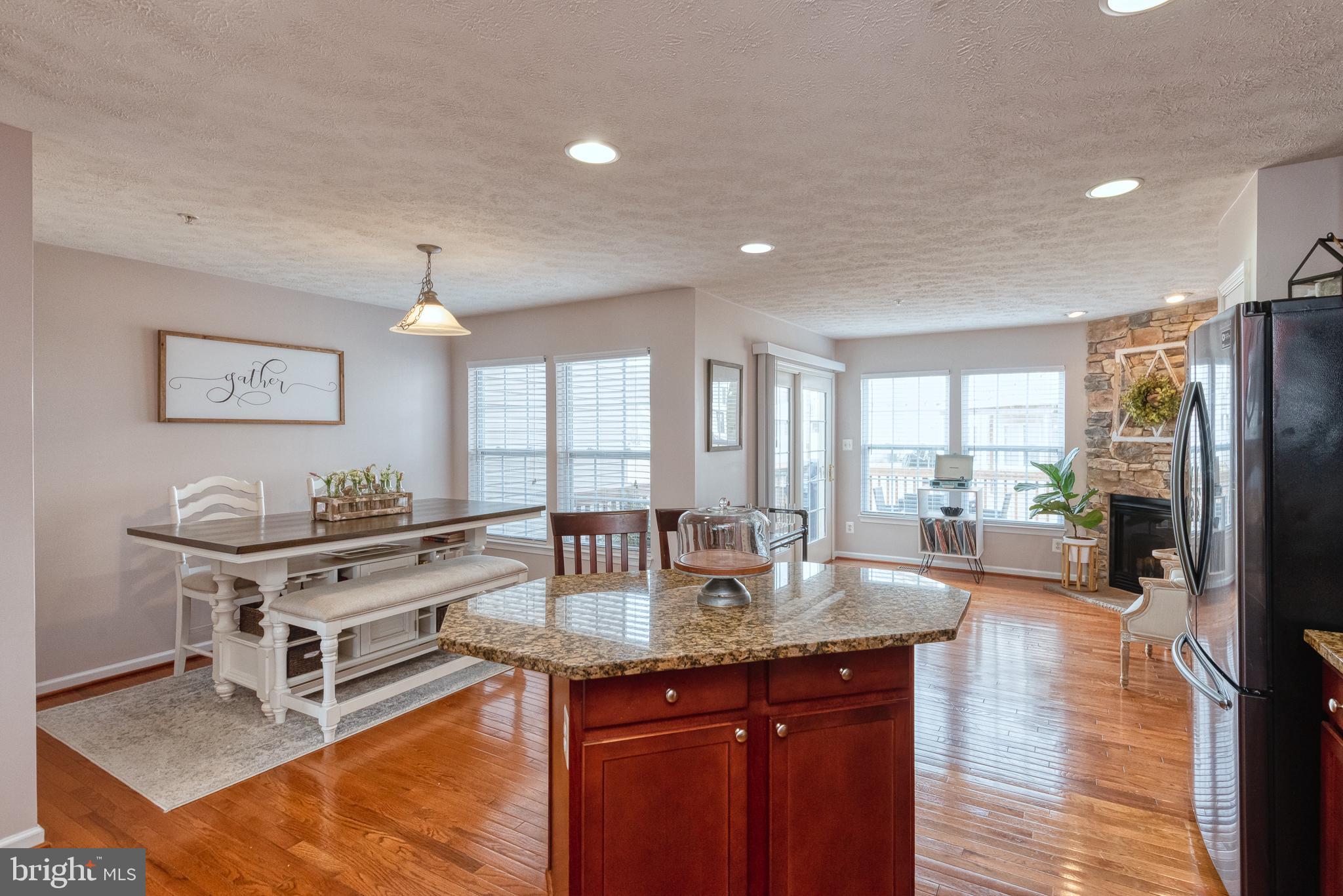 HOLLY WOODS - Residential