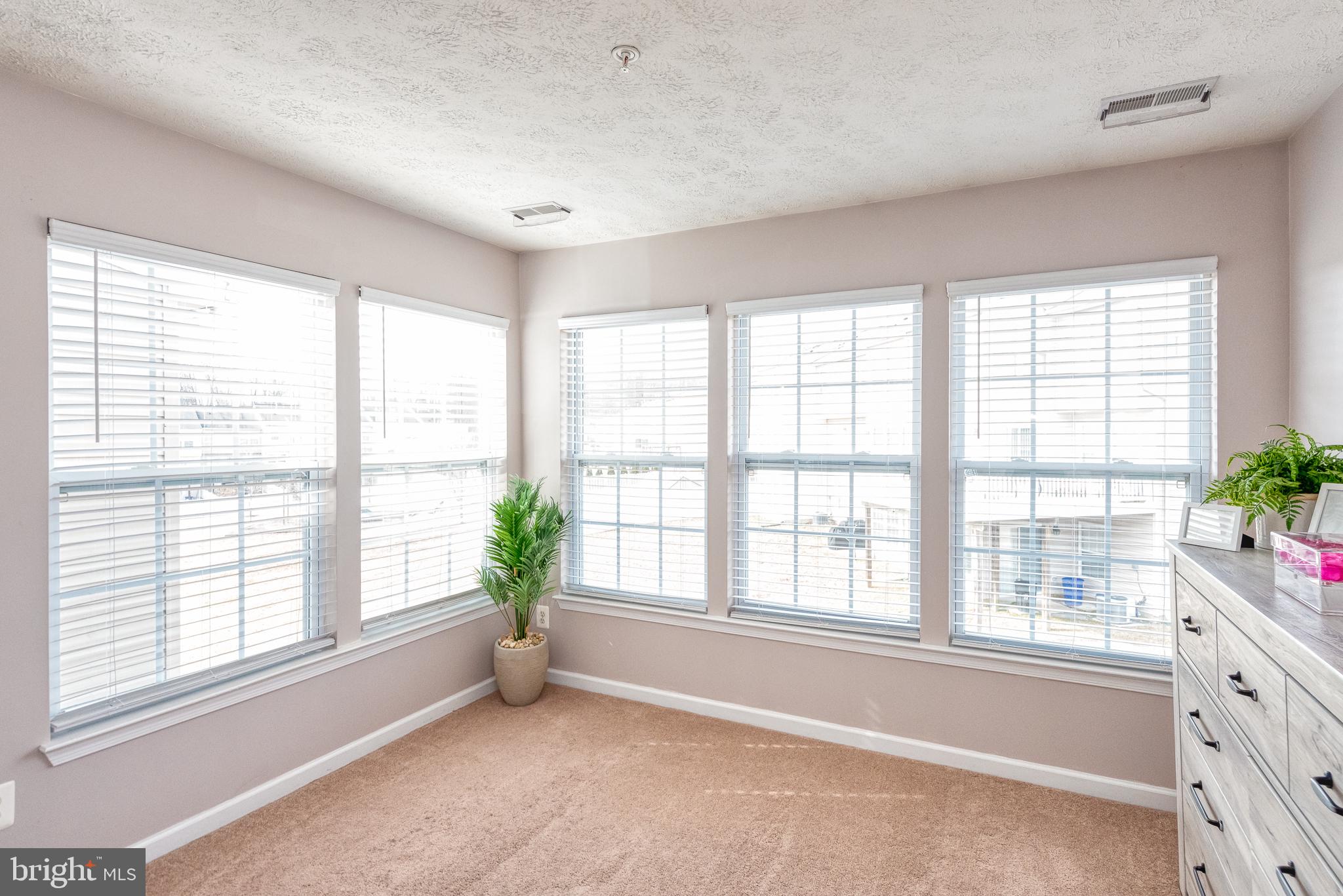 HOLLY WOODS - Residential