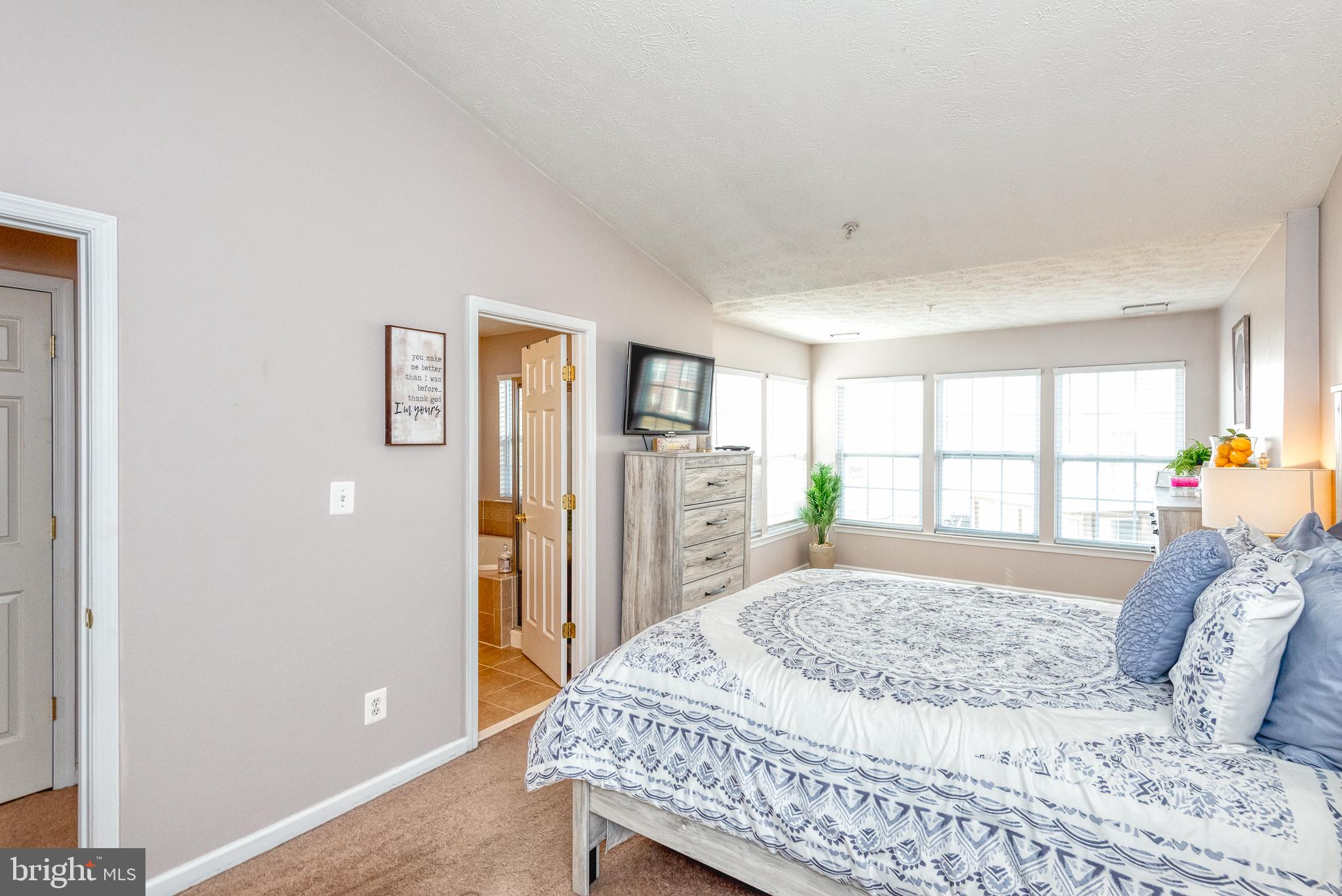 HOLLY WOODS - Residential