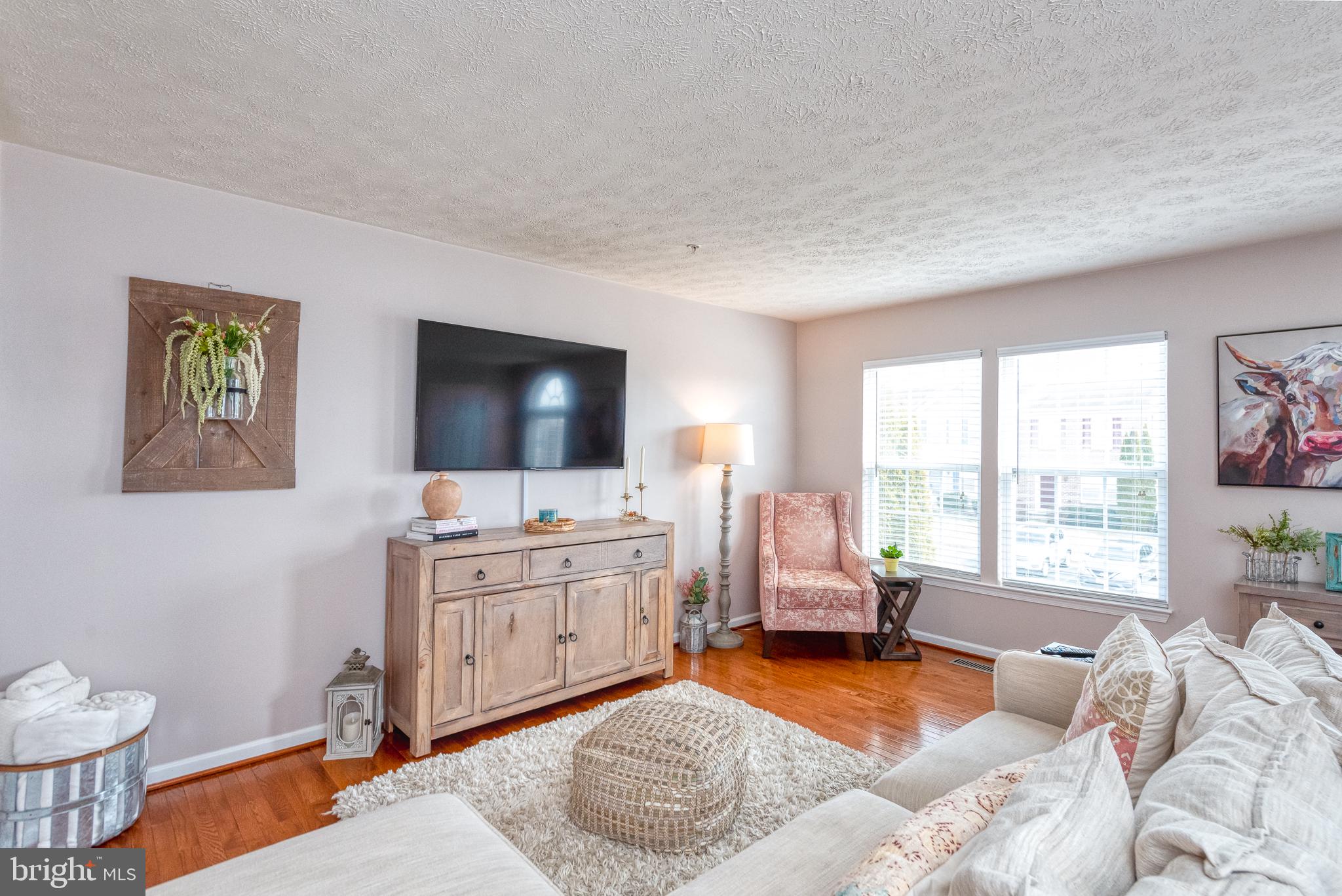 HOLLY WOODS - Residential