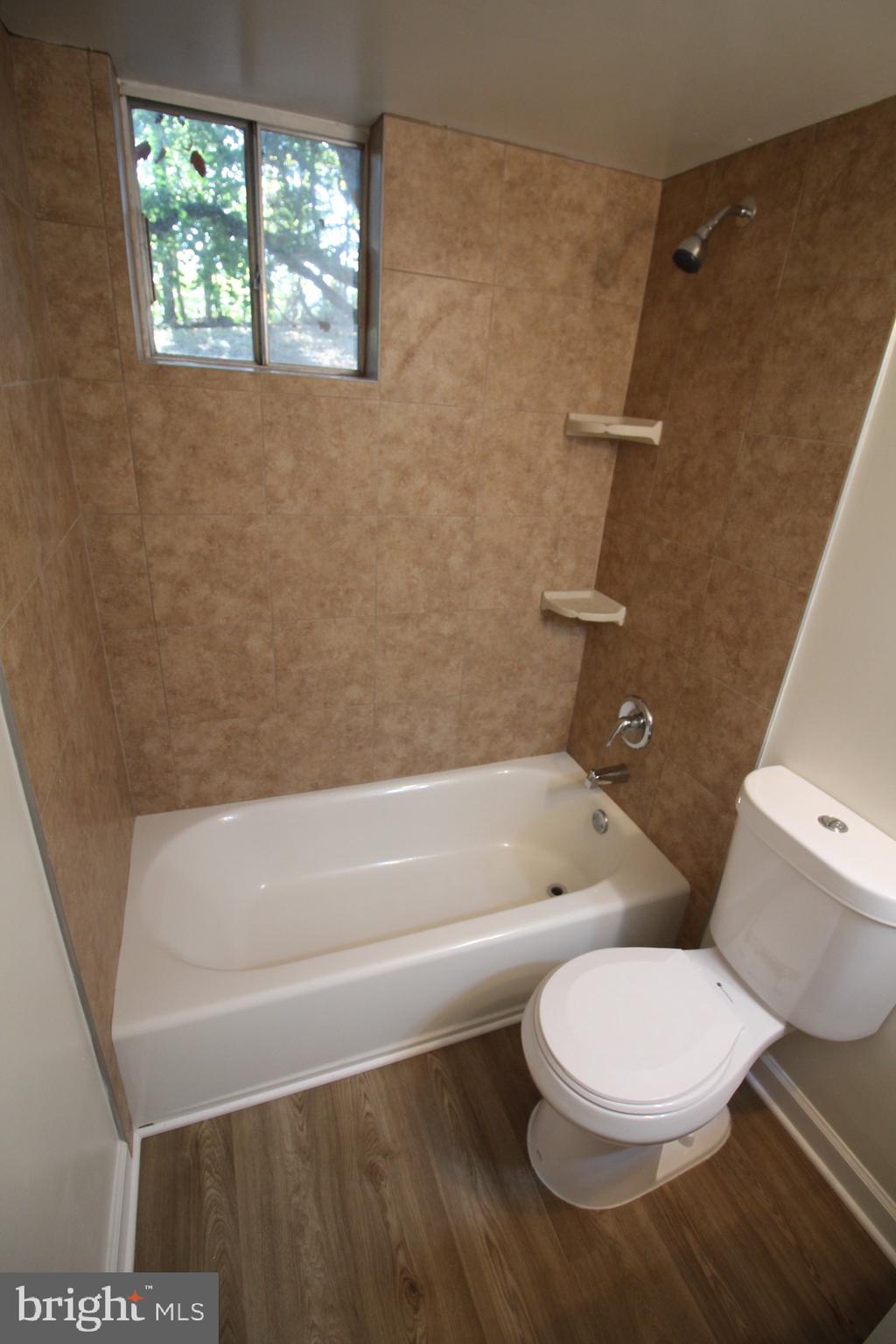 KING PARK WEST - Residential Lease