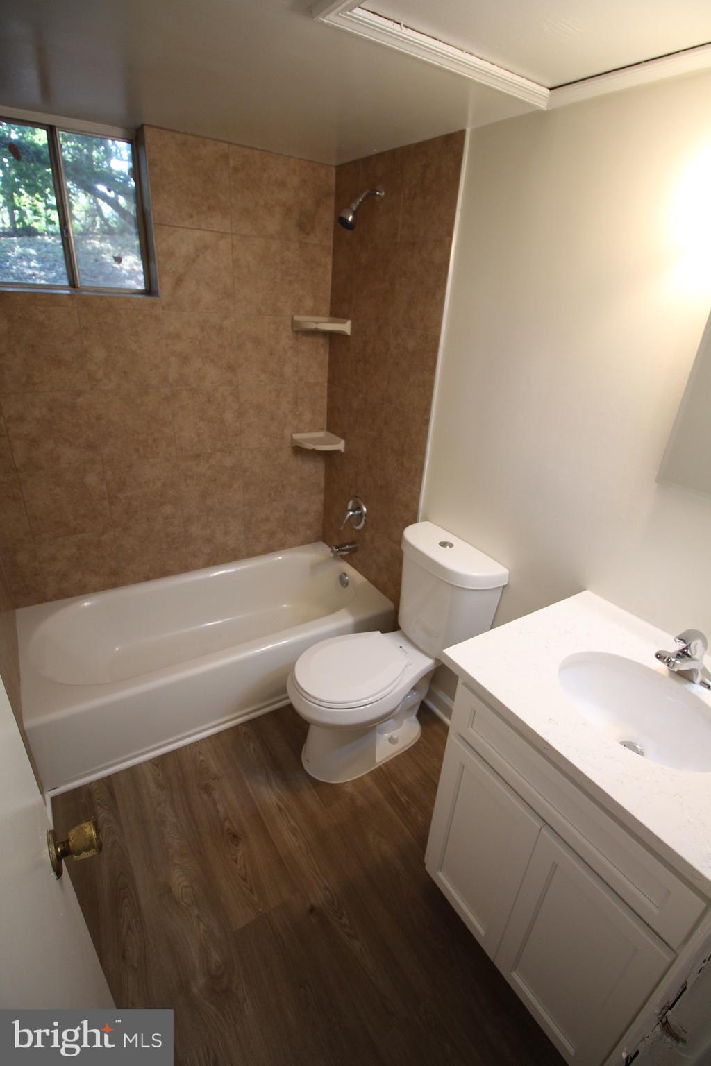 KING PARK WEST - Residential Lease