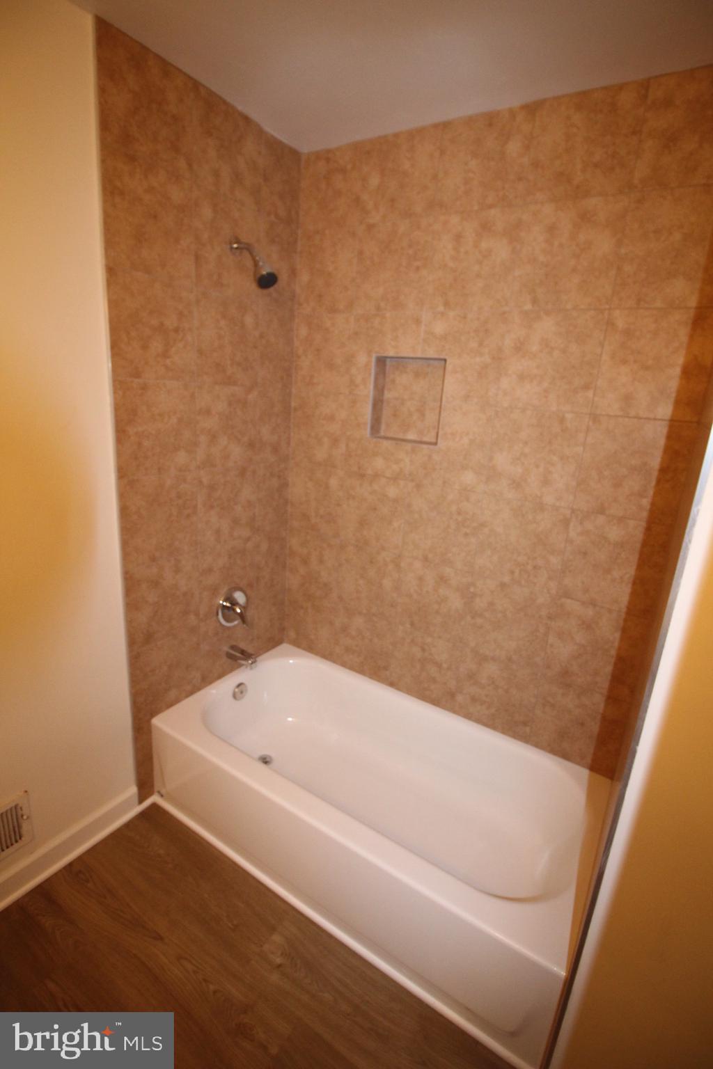 KING PARK WEST - Residential Lease