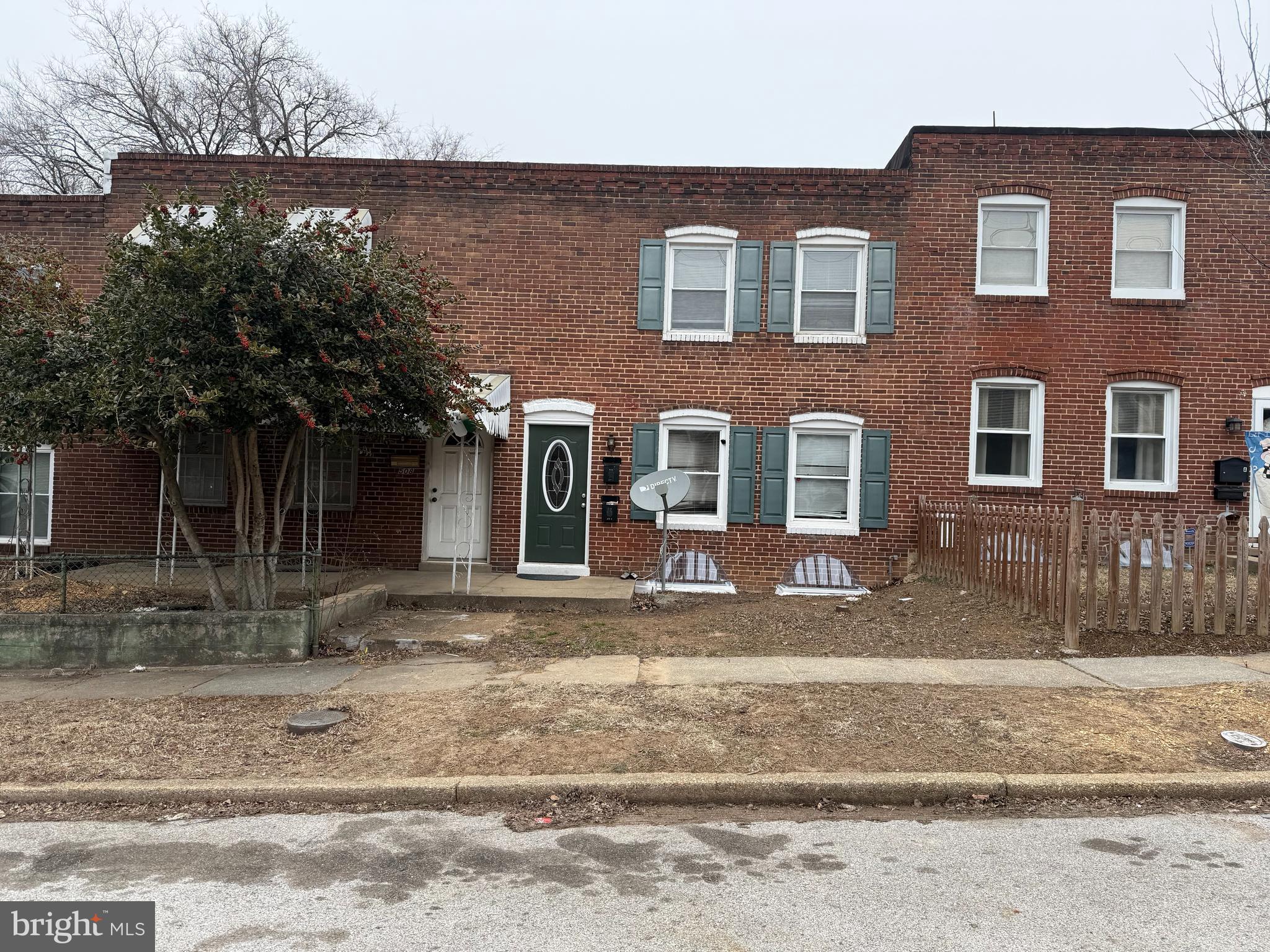 HERE is a " MAGNIFICENT PRICE ADJUSTMENT".. A turn-key property is always appealing because it’s ready to go—whether for investment or personal use. If it’s a multi-unit property, being able to live in one unit and rent out the other can be a fantastic way to generate passive income. Property offers two one bedroom units..