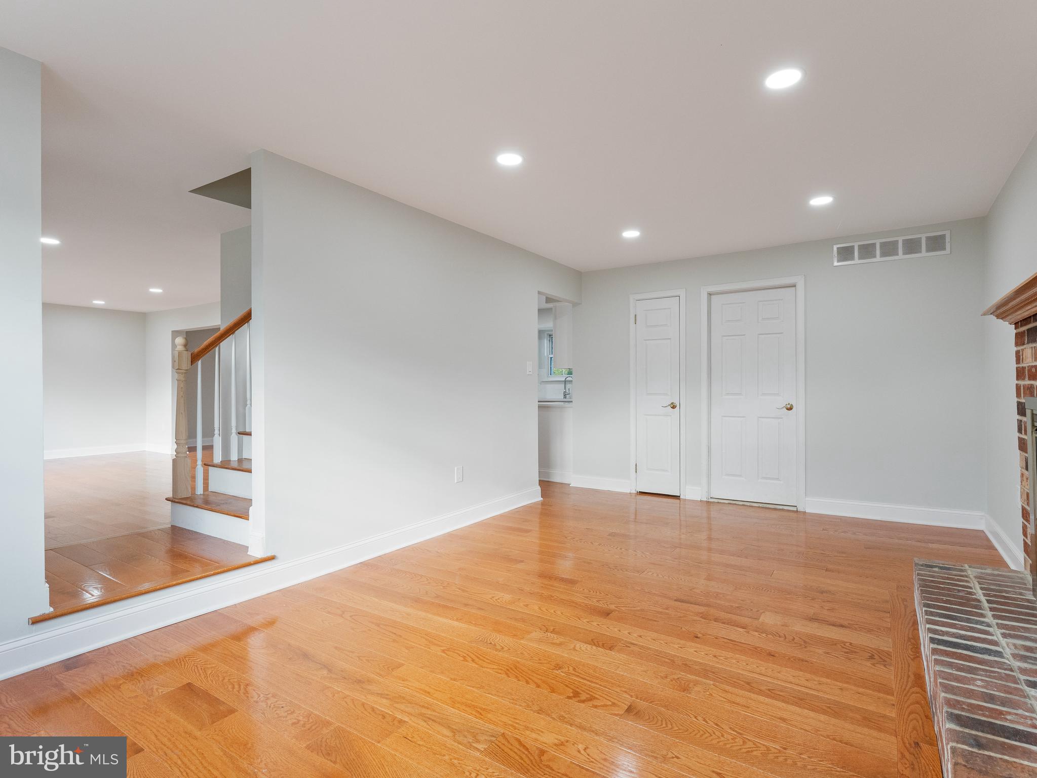 WILLOWBROOK - Residential