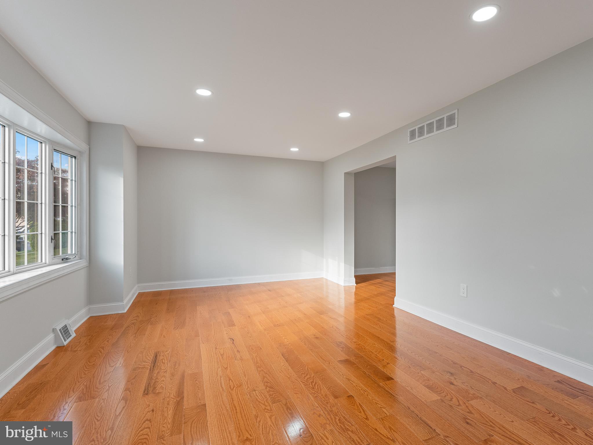 WILLOWBROOK - Residential