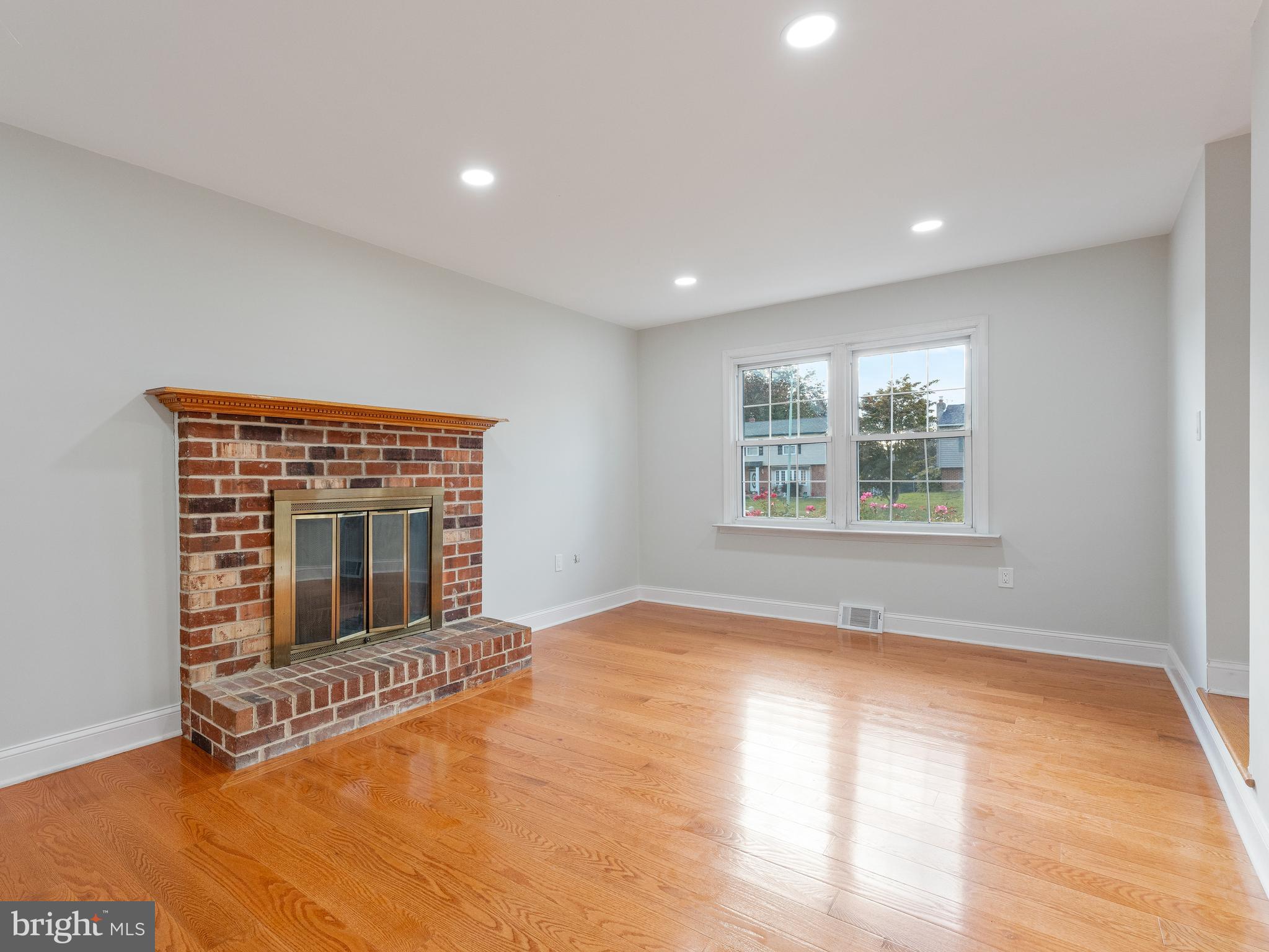 WILLOWBROOK - Residential