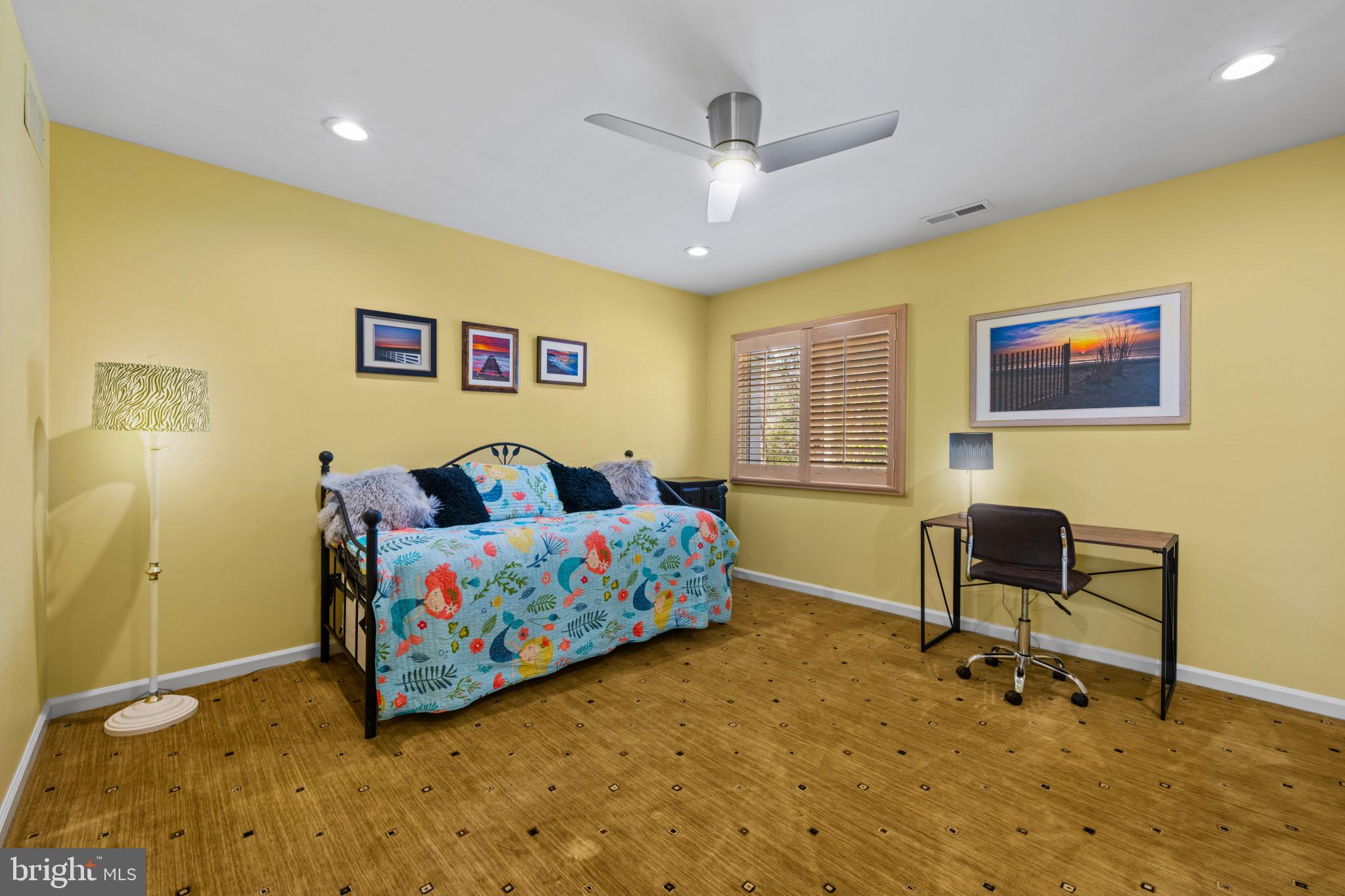 HUNTINGTON - Residential