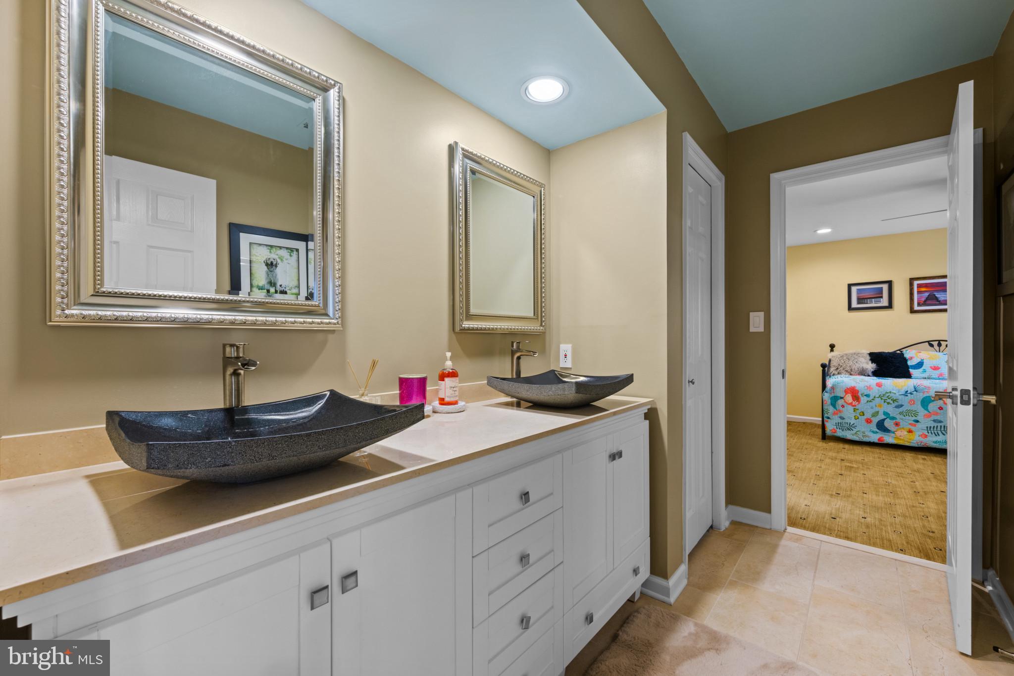 HUNTINGTON - Residential