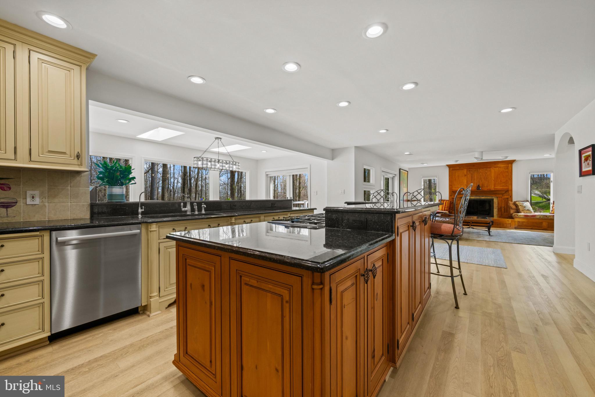 HUNTINGTON - Residential