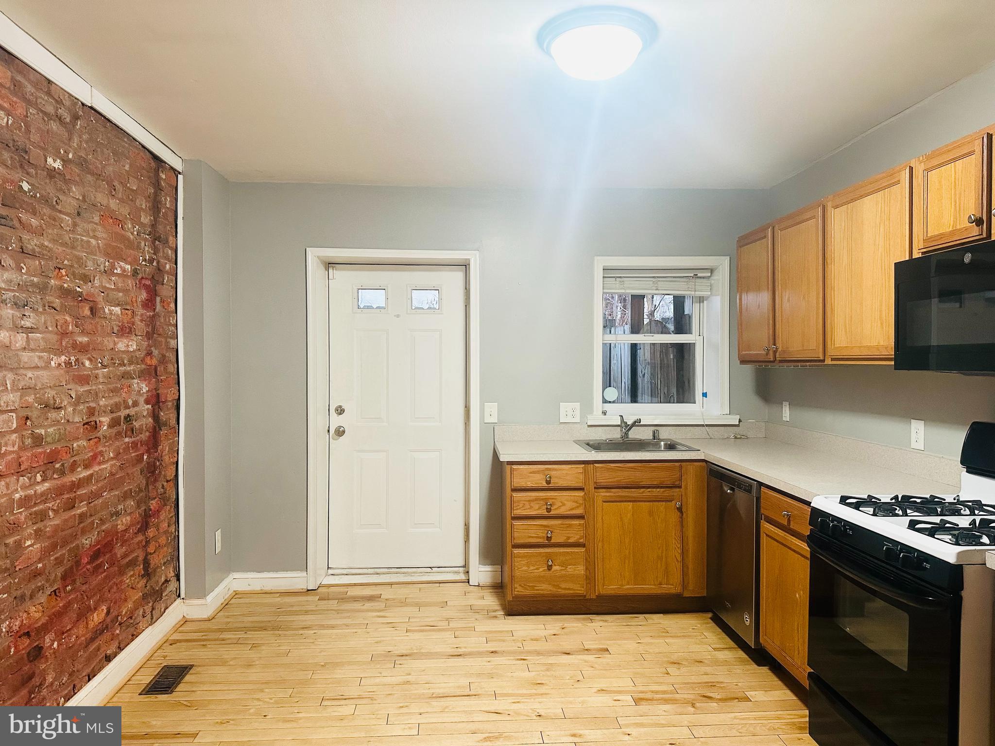 FEDERAL HILL HISTORIC DISTRICT - Residential Lease