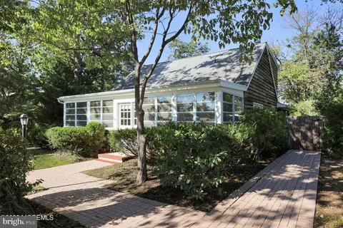 637 Compass Avenue, Beachwood, NJ MLS: NJOC2037052