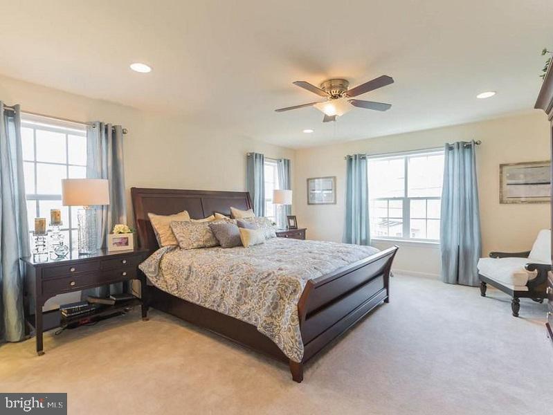 POND VIEW ESTATES - Residential