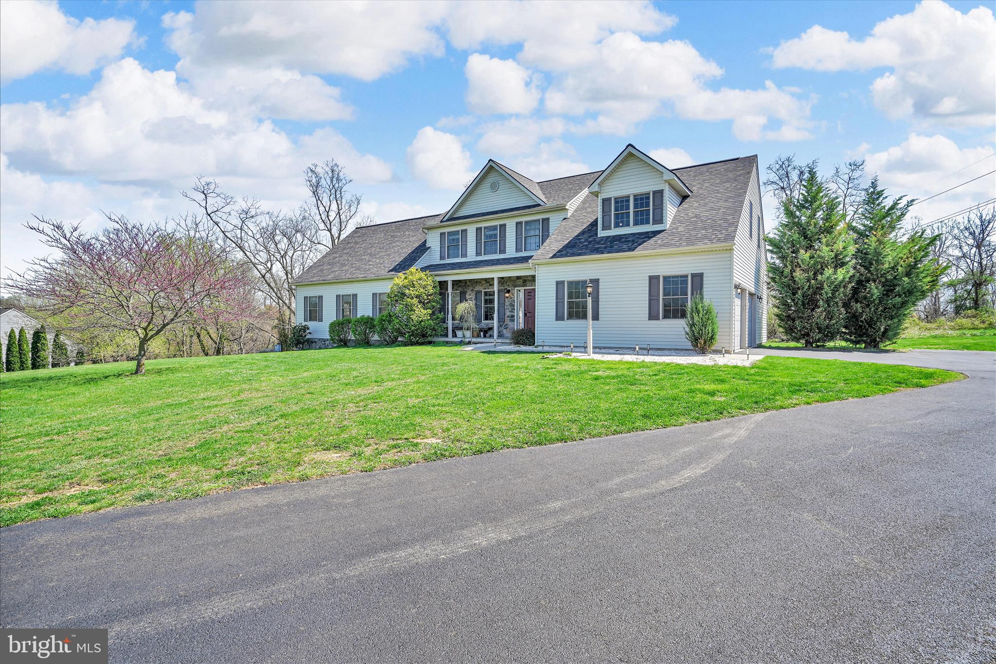 CRESTWOOD ESTATES - Residential