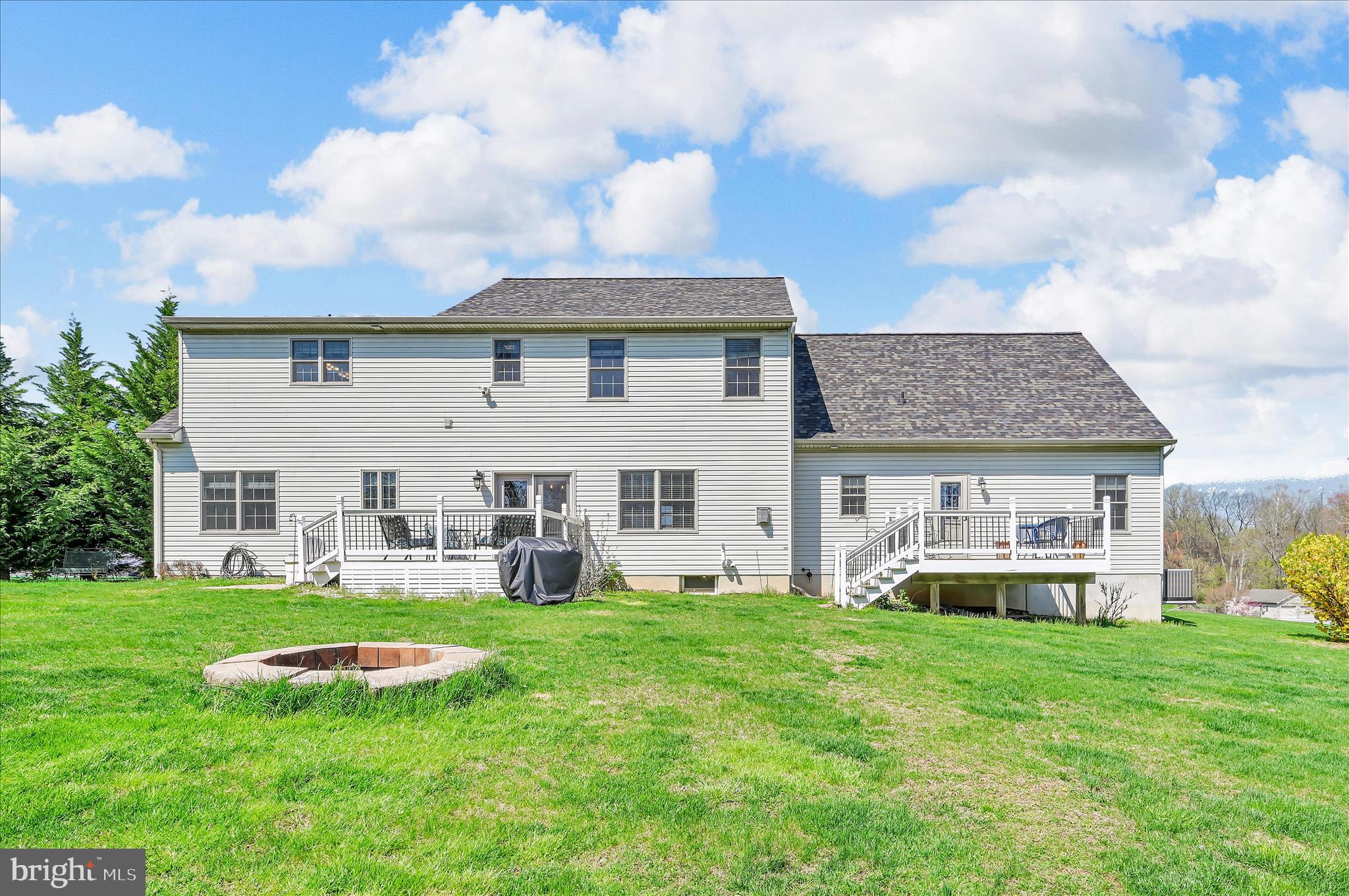 CRESTWOOD ESTATES - Residential