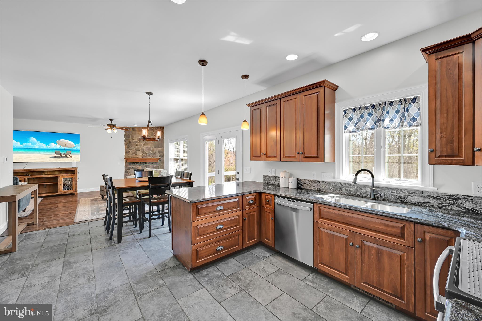 CRESTWOOD ESTATES - Residential