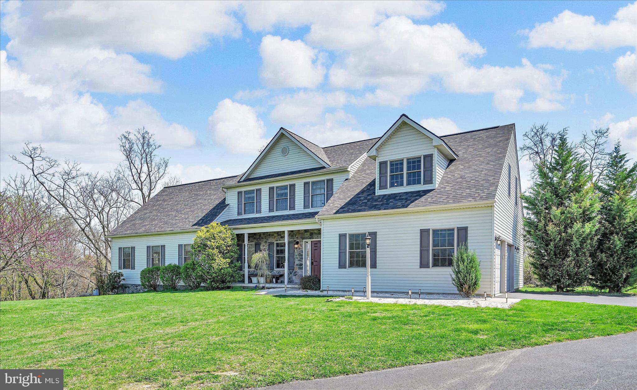 CRESTWOOD ESTATES - Residential