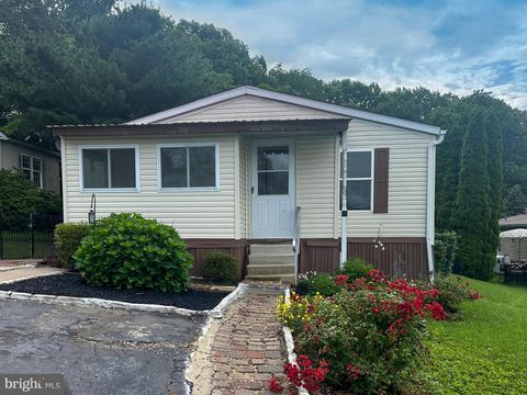 11 TYLER DRIVE NEW PROVIDENCE PA 17560