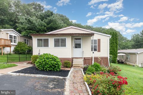 11 TYLER DRIVE NEW PROVIDENCE PA 17560