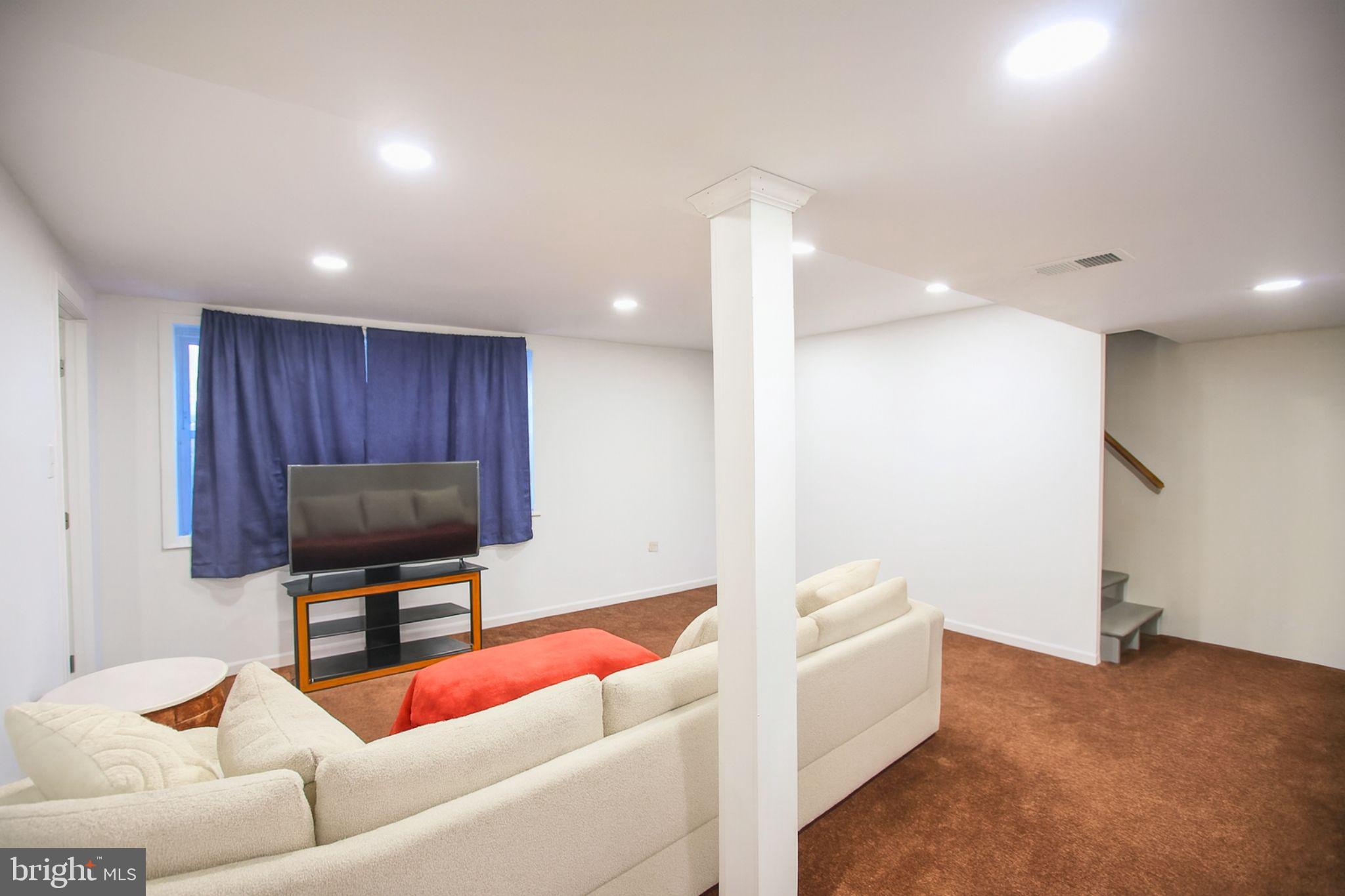 CLINTON GARDENS - Residential