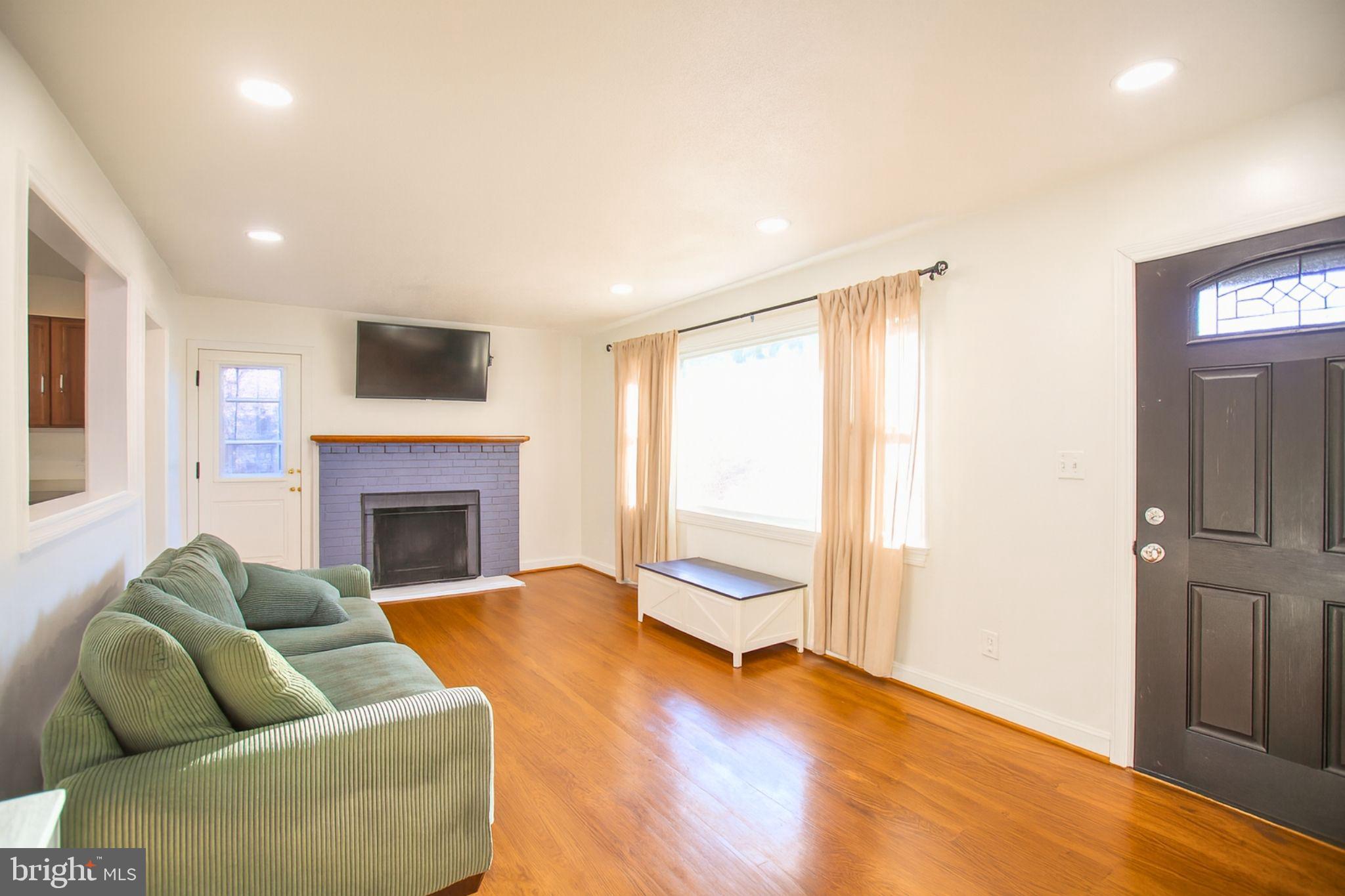 CLINTON GARDENS - Residential