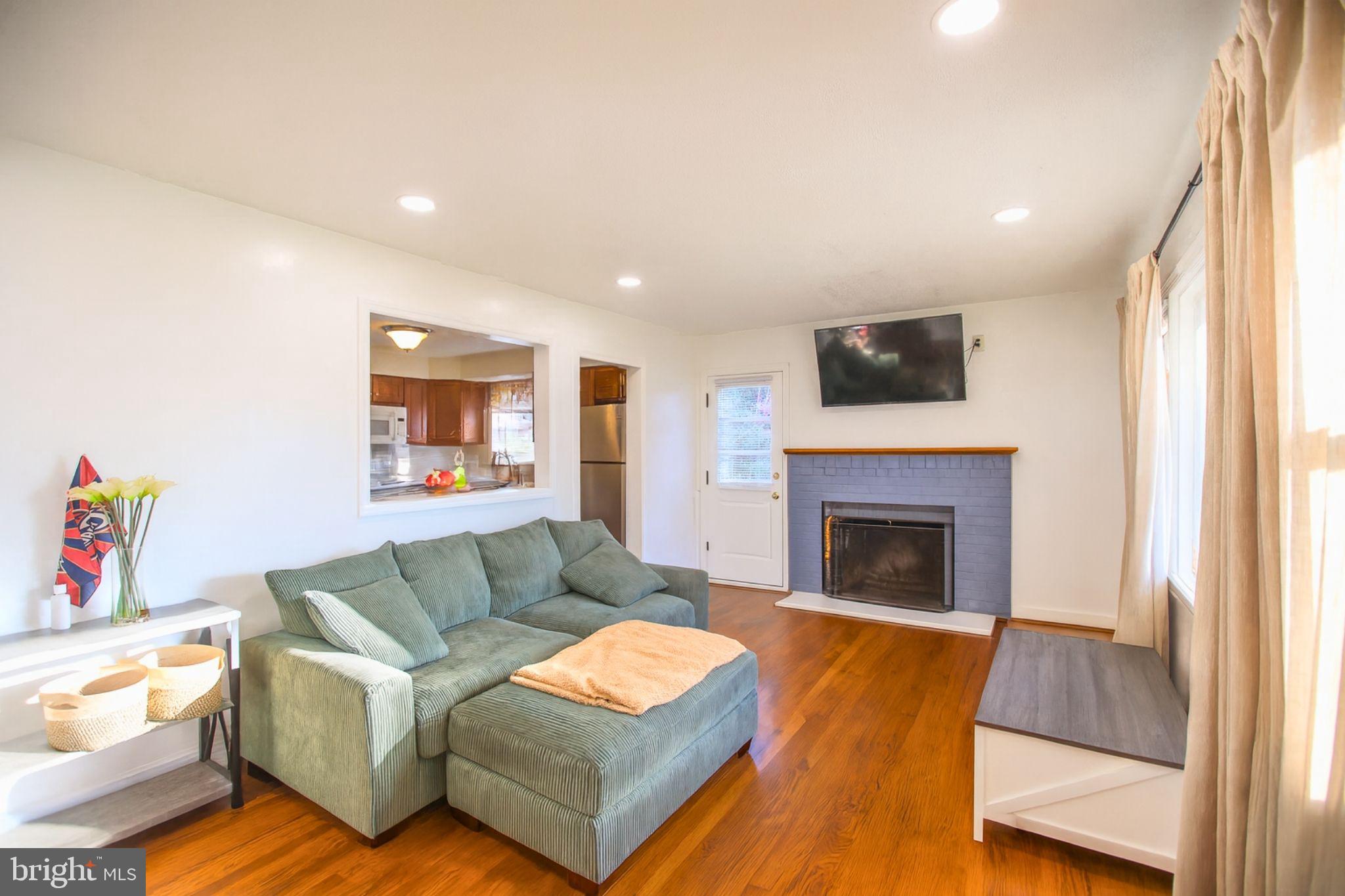 CLINTON GARDENS - Residential