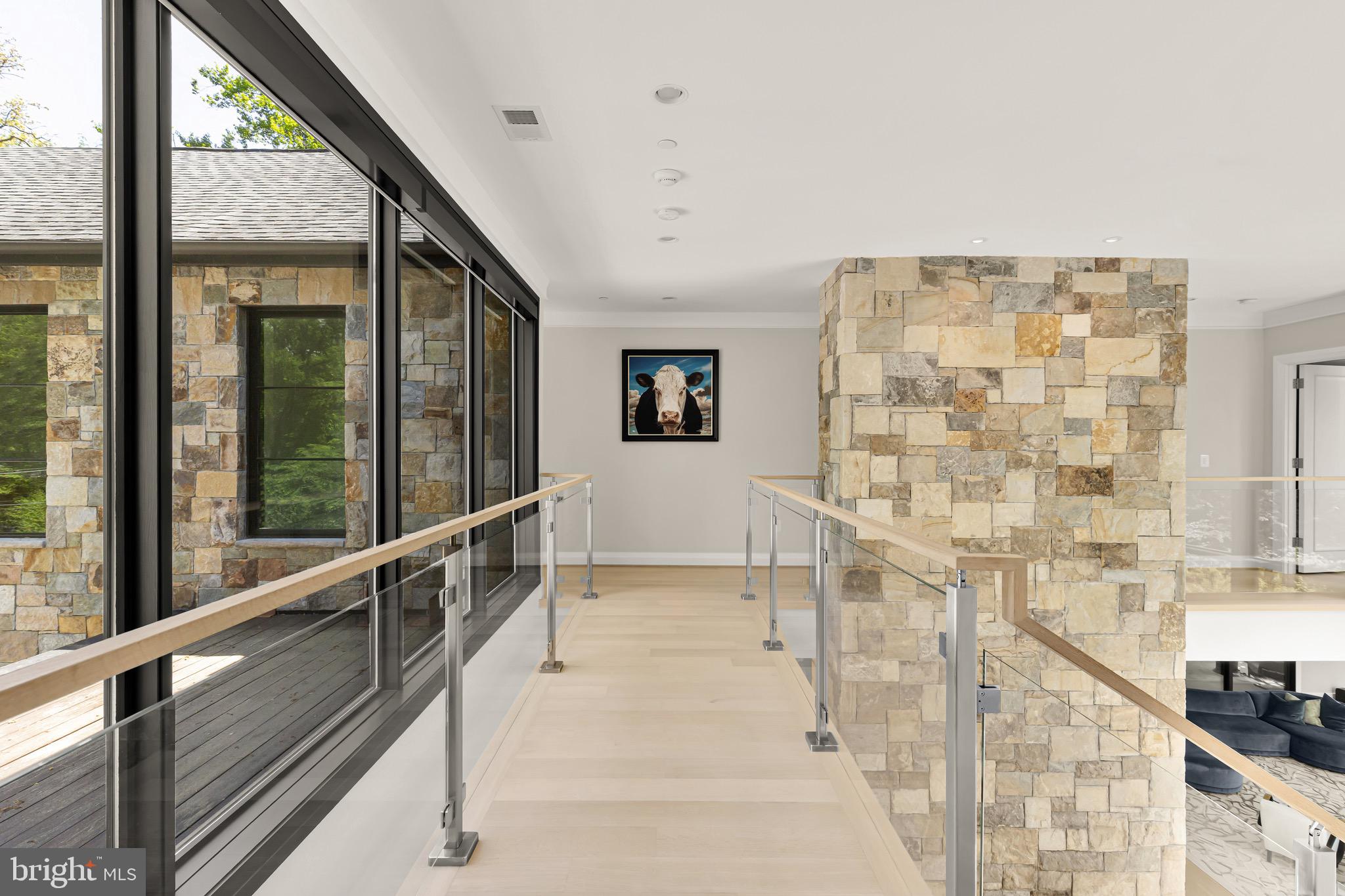 TULIP HILL - Residential