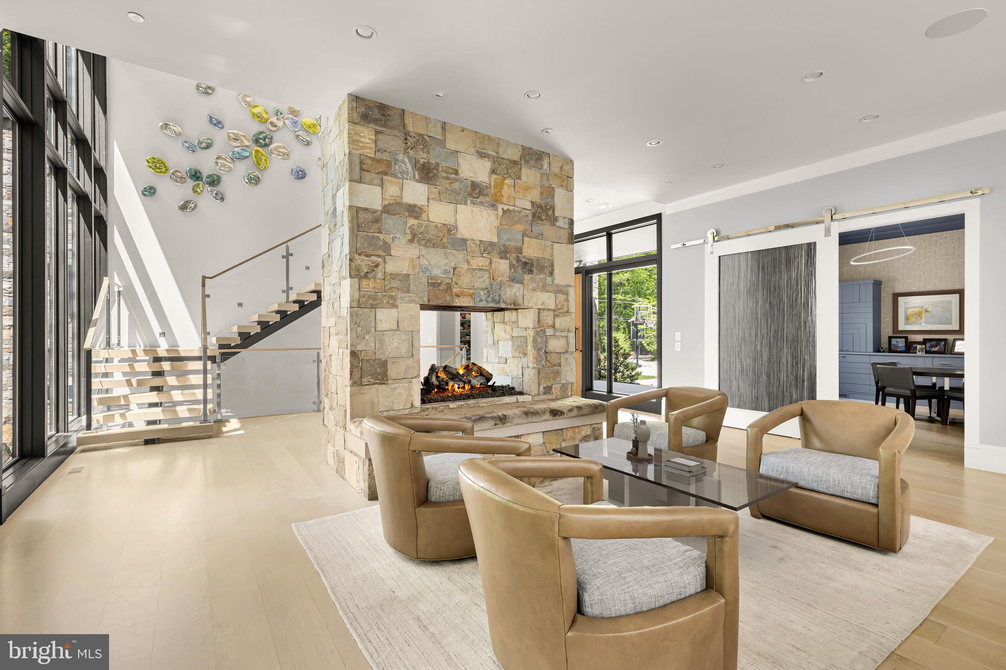 TULIP HILL - Residential