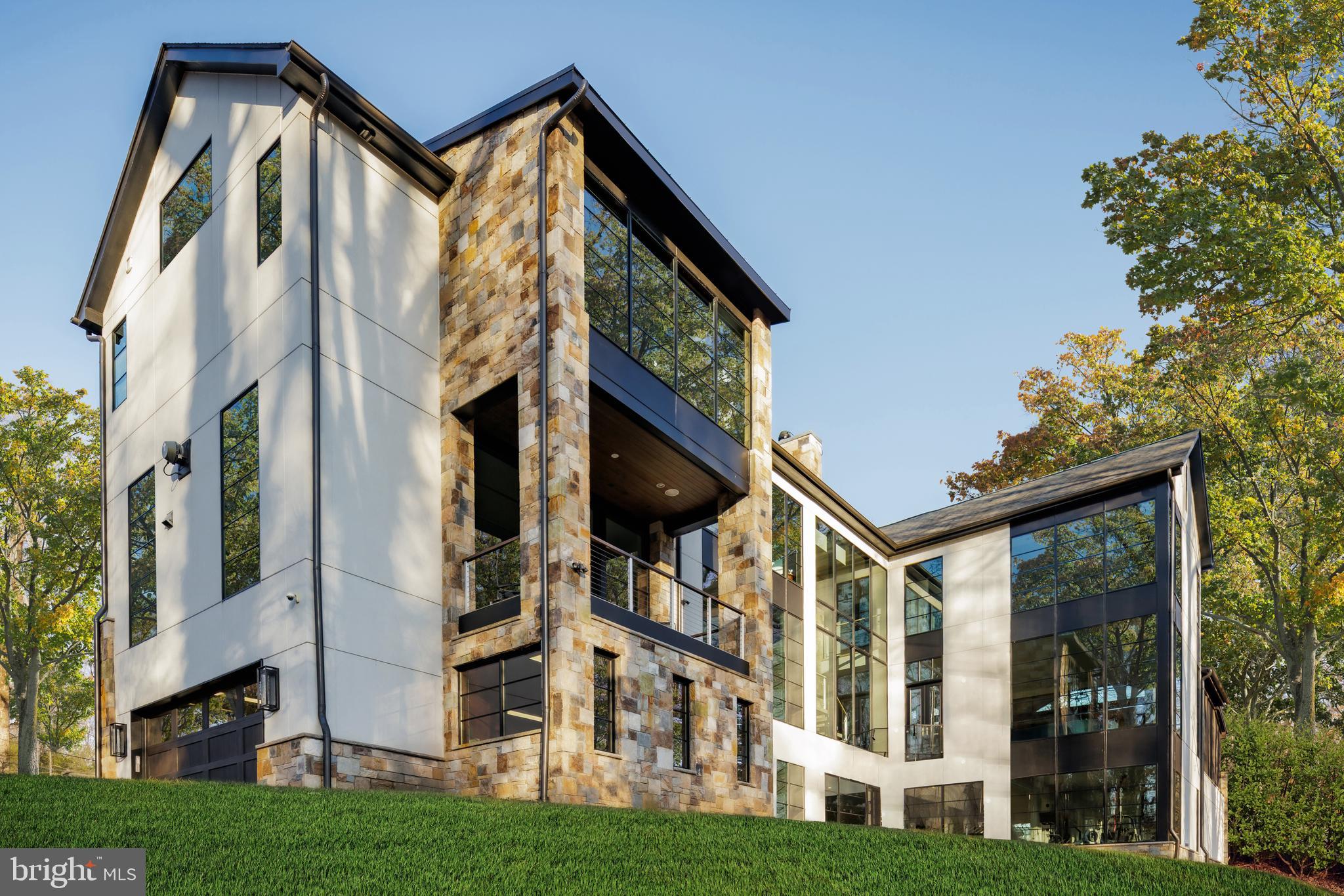 TULIP HILL - Residential