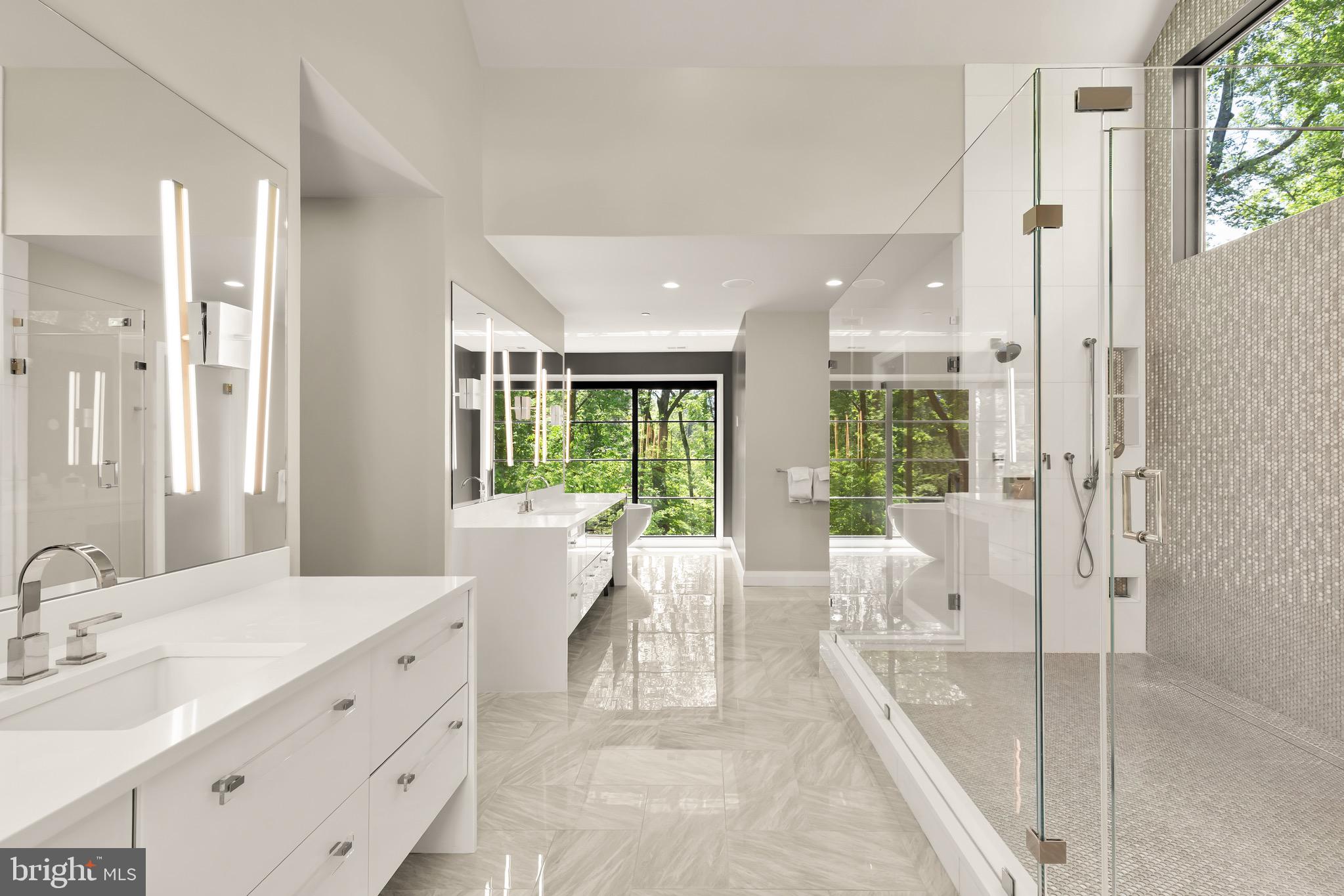 TULIP HILL - Residential