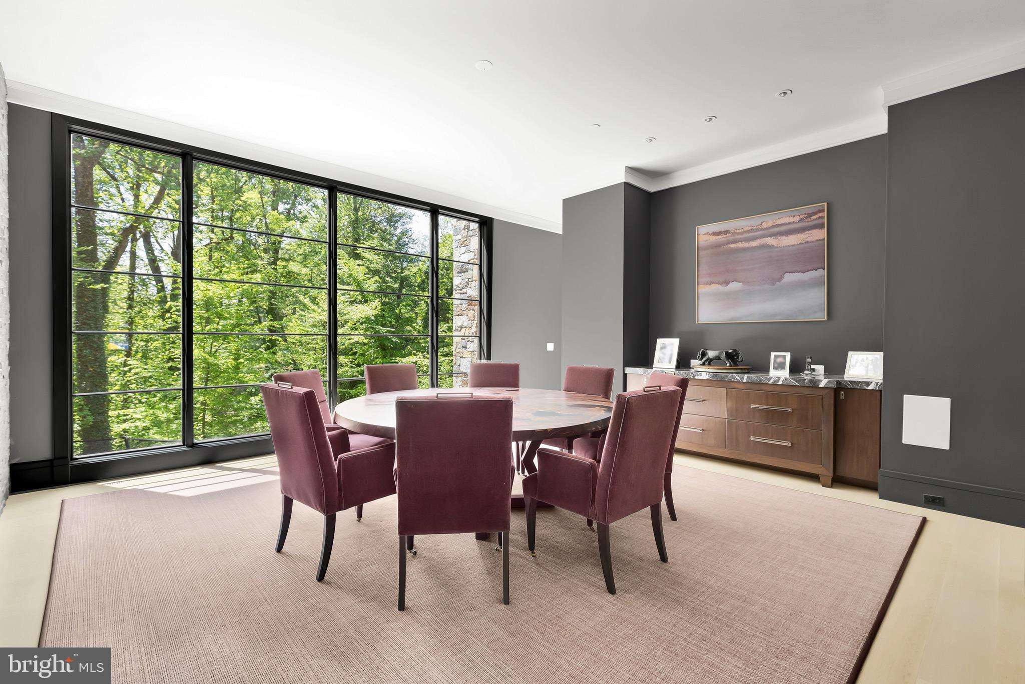 TULIP HILL - Residential