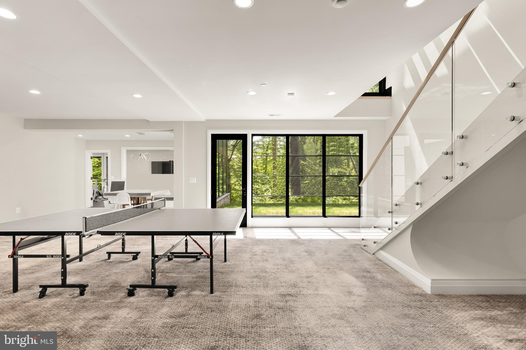 TULIP HILL - Residential