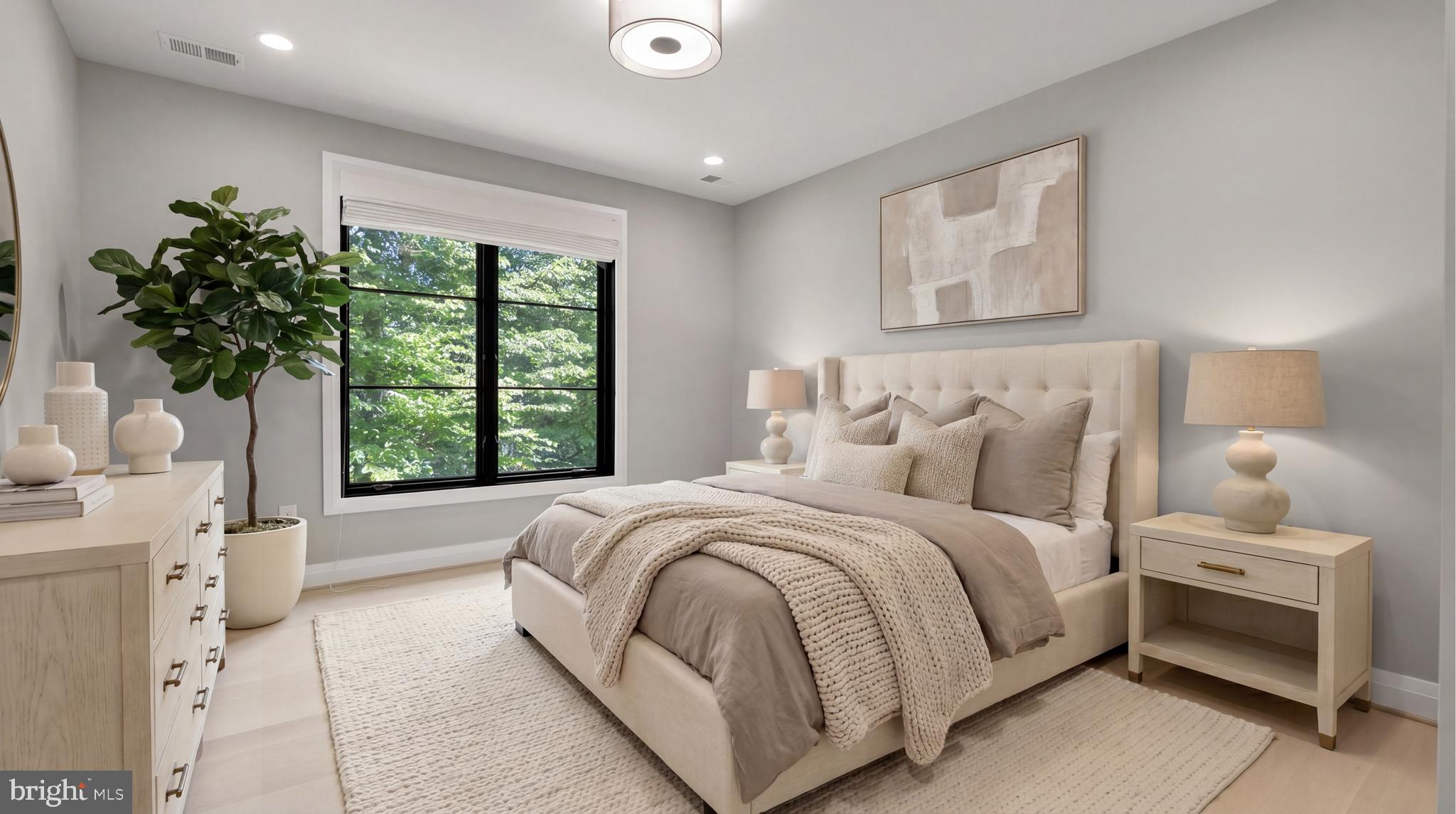 TULIP HILL - Residential