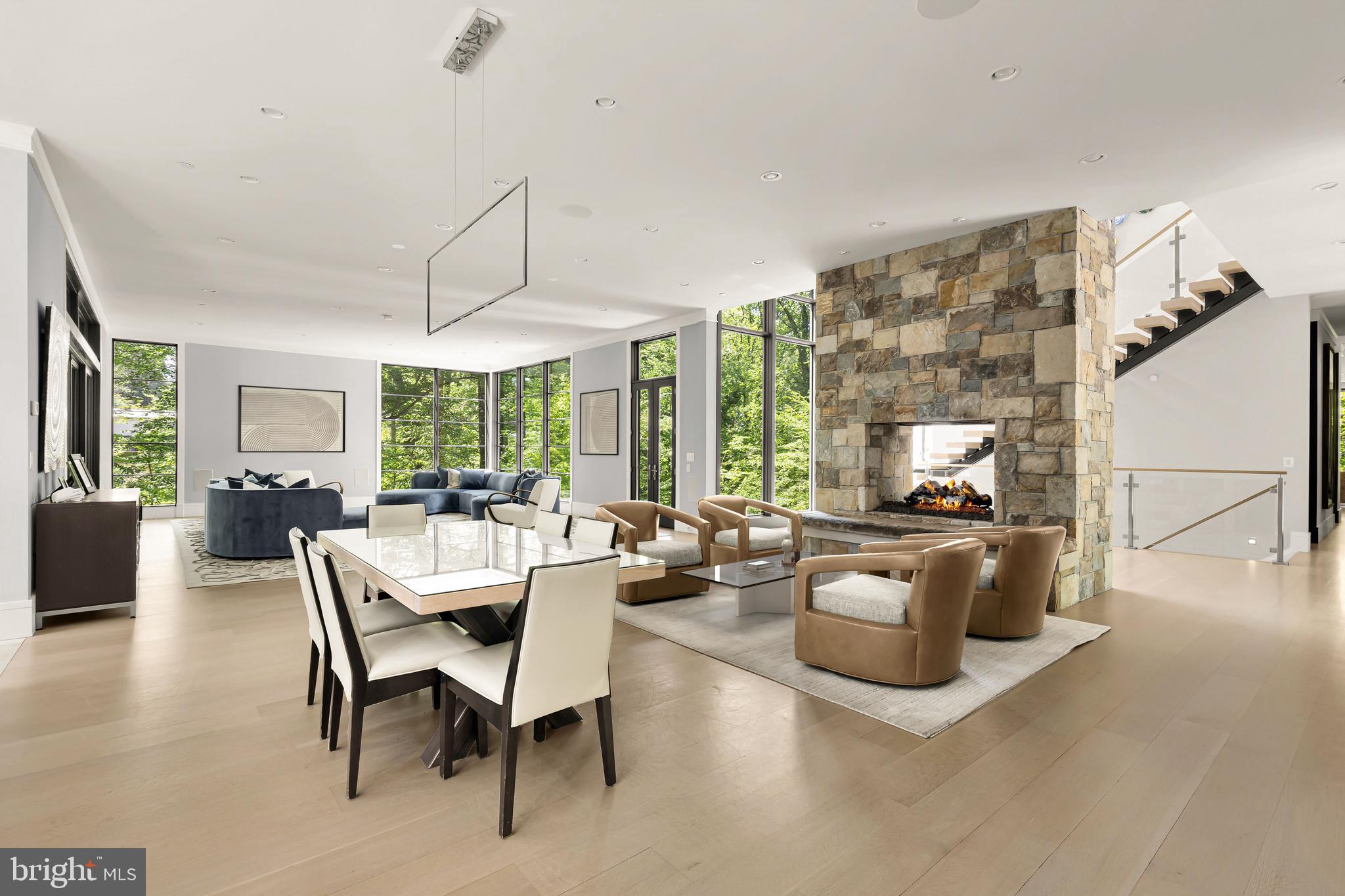 TULIP HILL - Residential