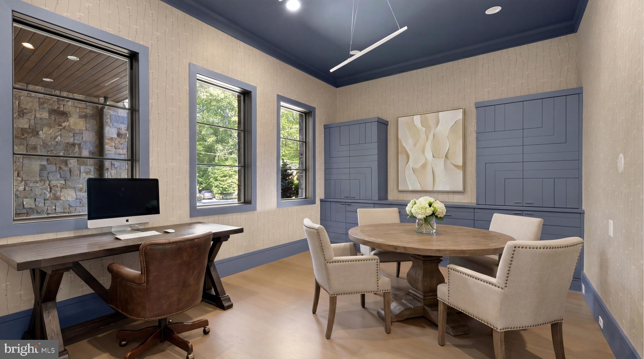 TULIP HILL - Residential