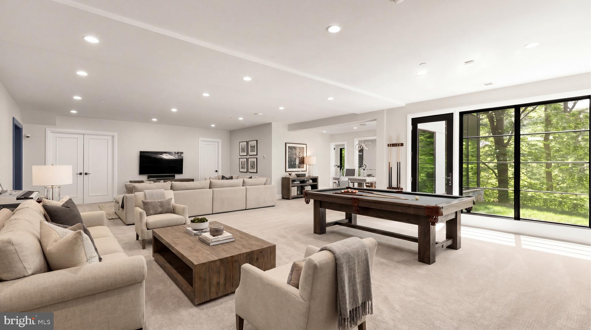 TULIP HILL - Residential