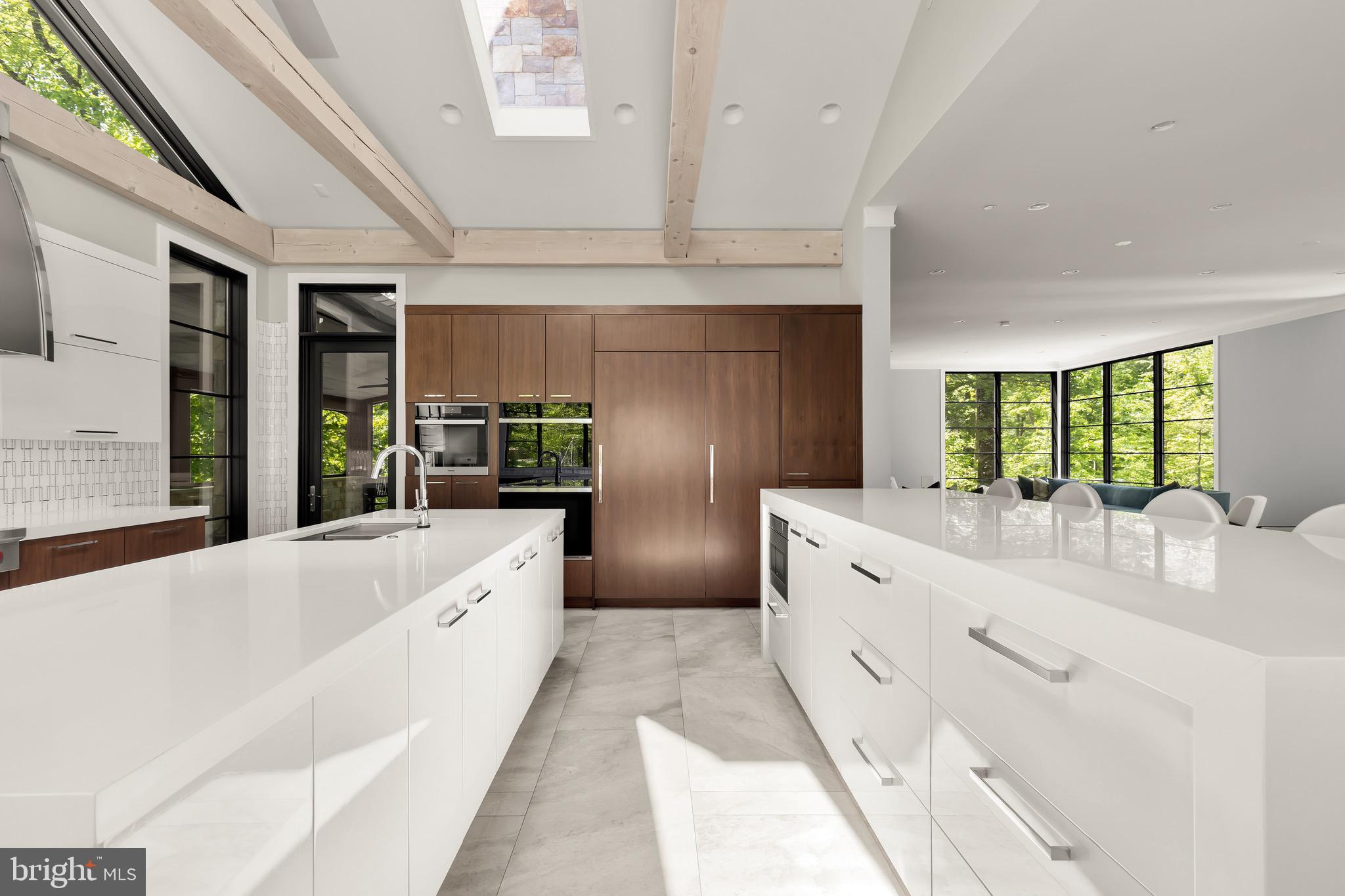 TULIP HILL - Residential