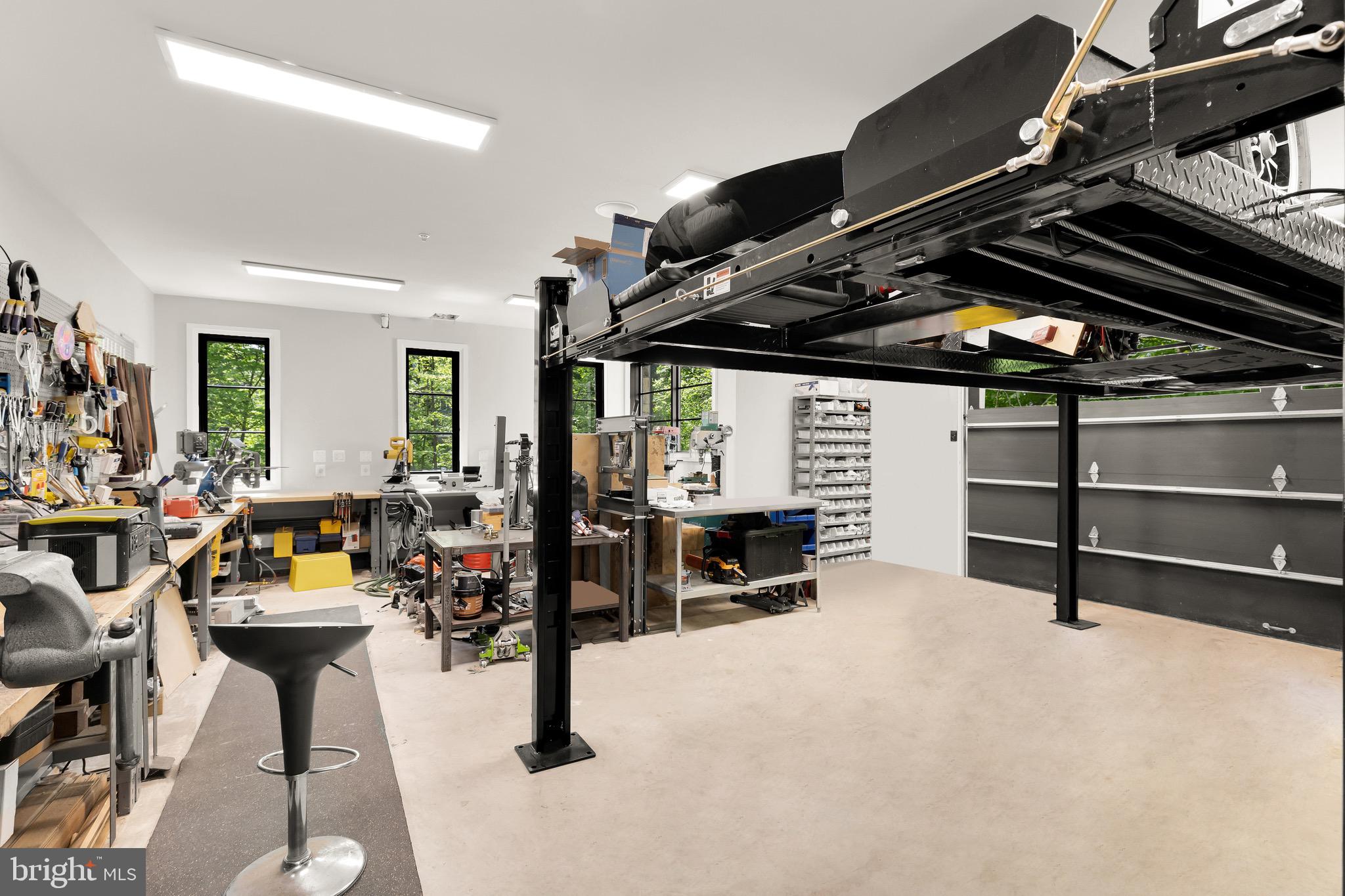 TULIP HILL - Residential