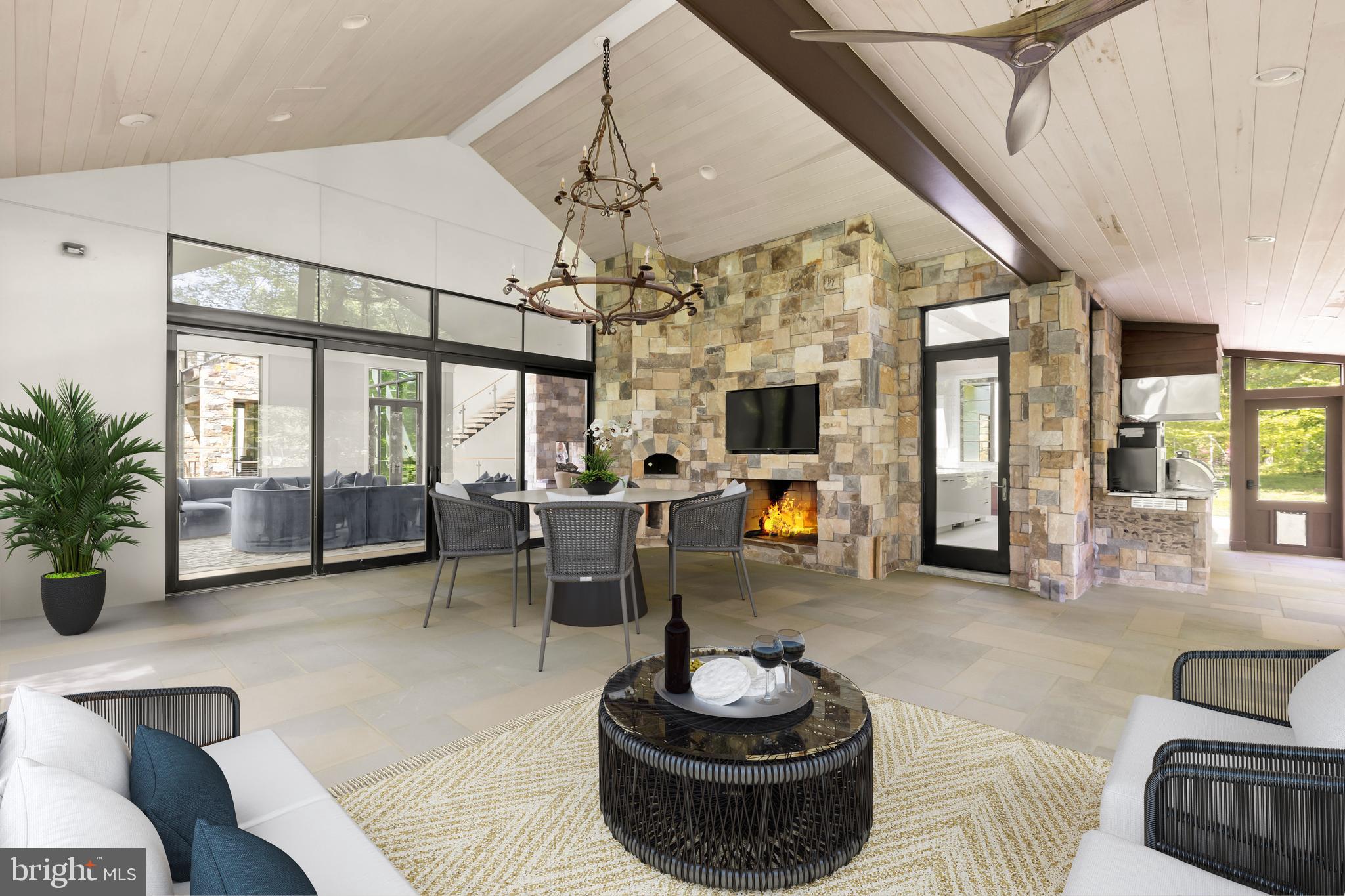 TULIP HILL - Residential