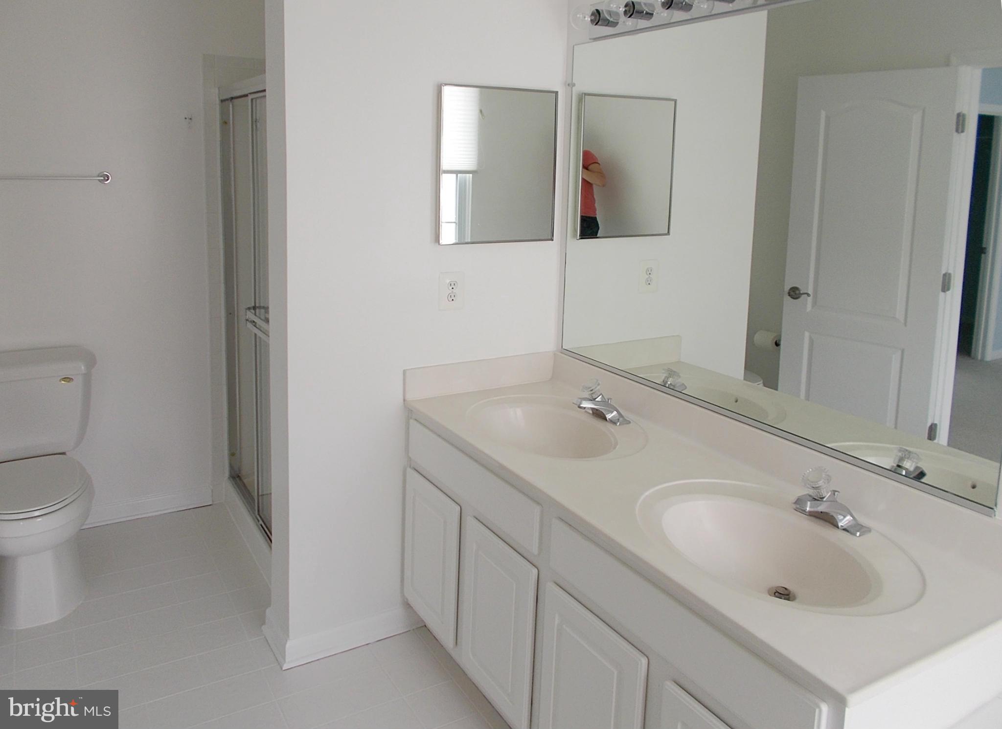 AUTUMN CHASE HUNT - Residential Lease