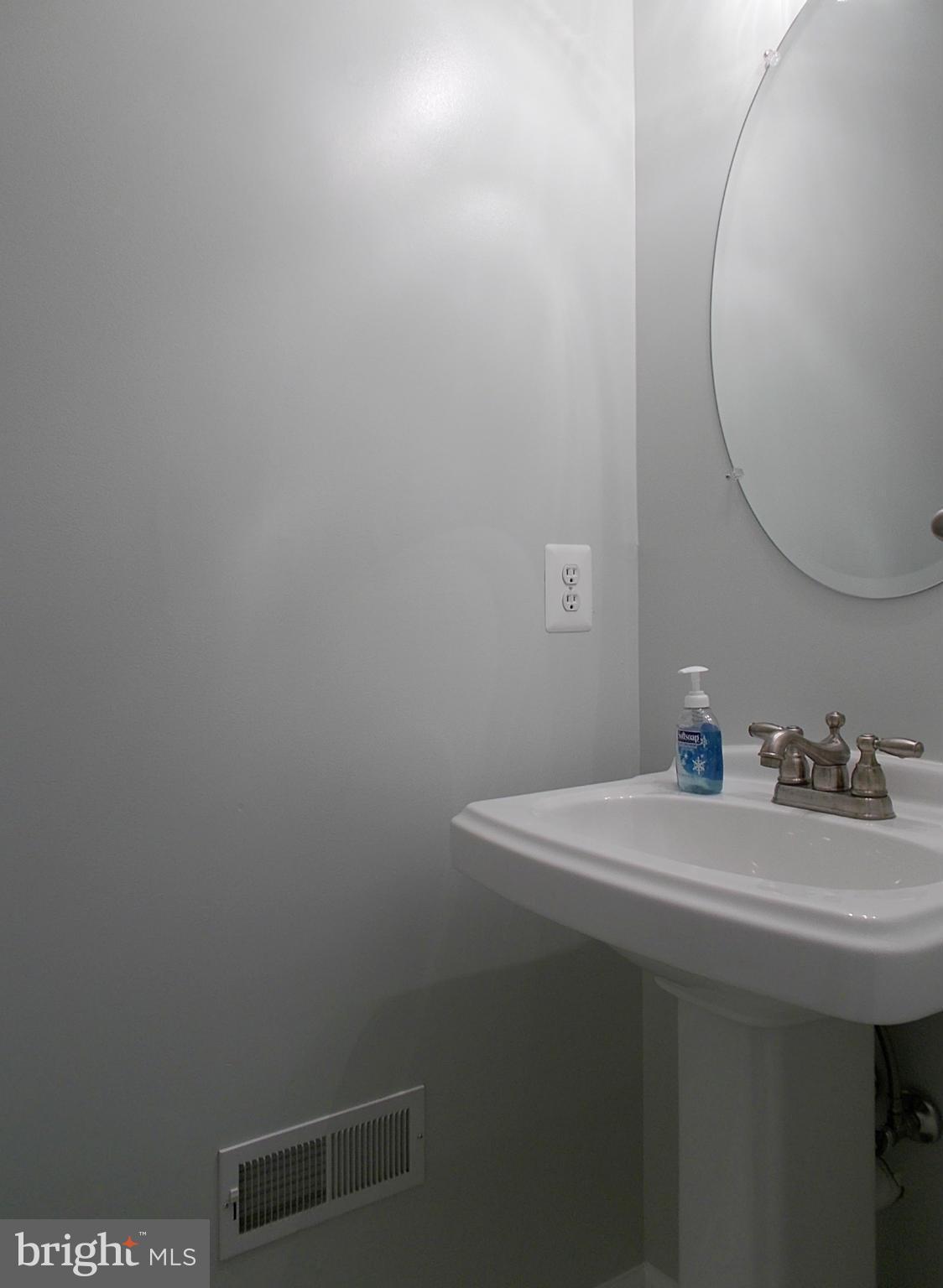 AUTUMN CHASE HUNT - Residential Lease