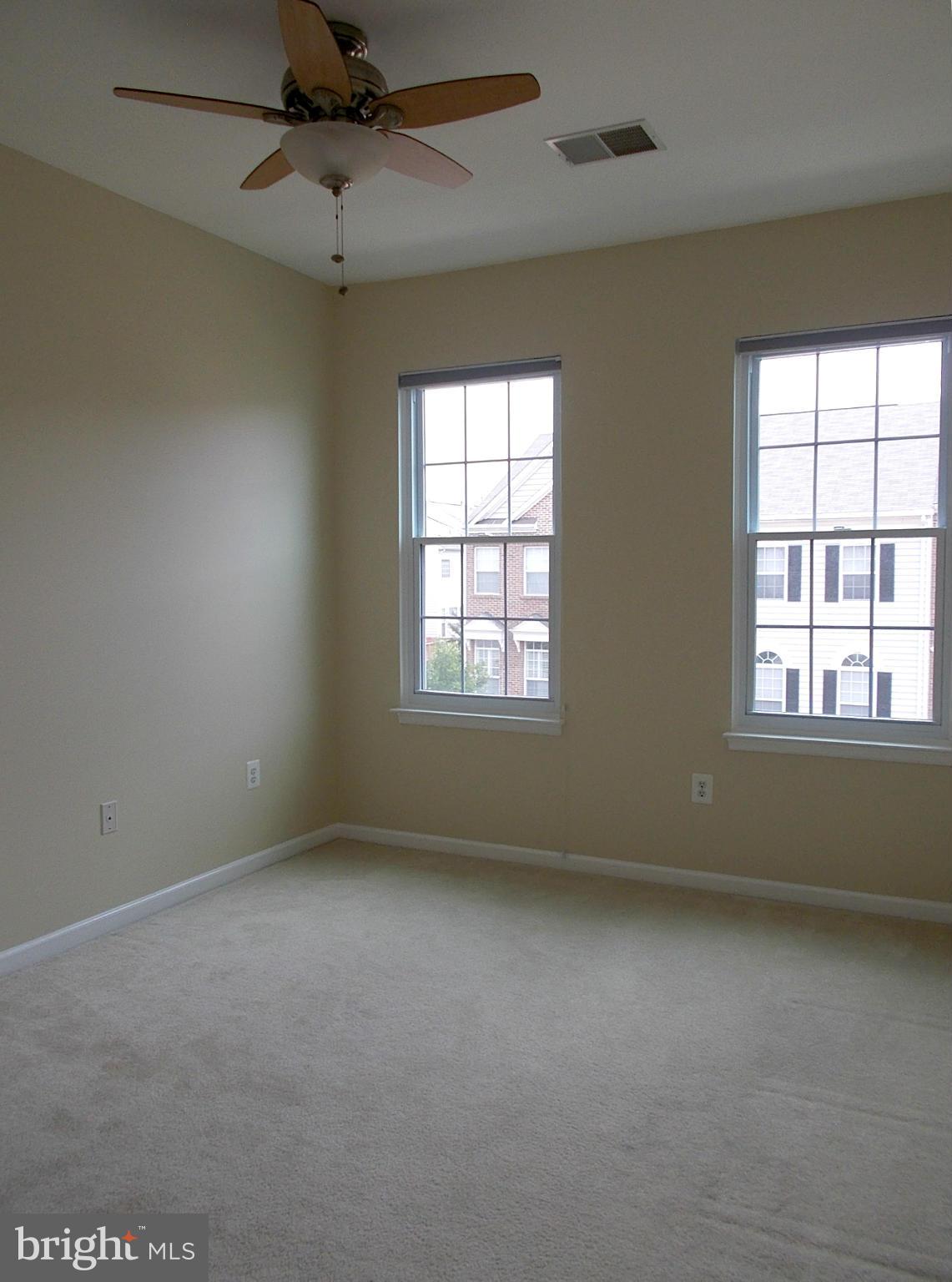 AUTUMN CHASE HUNT - Residential Lease