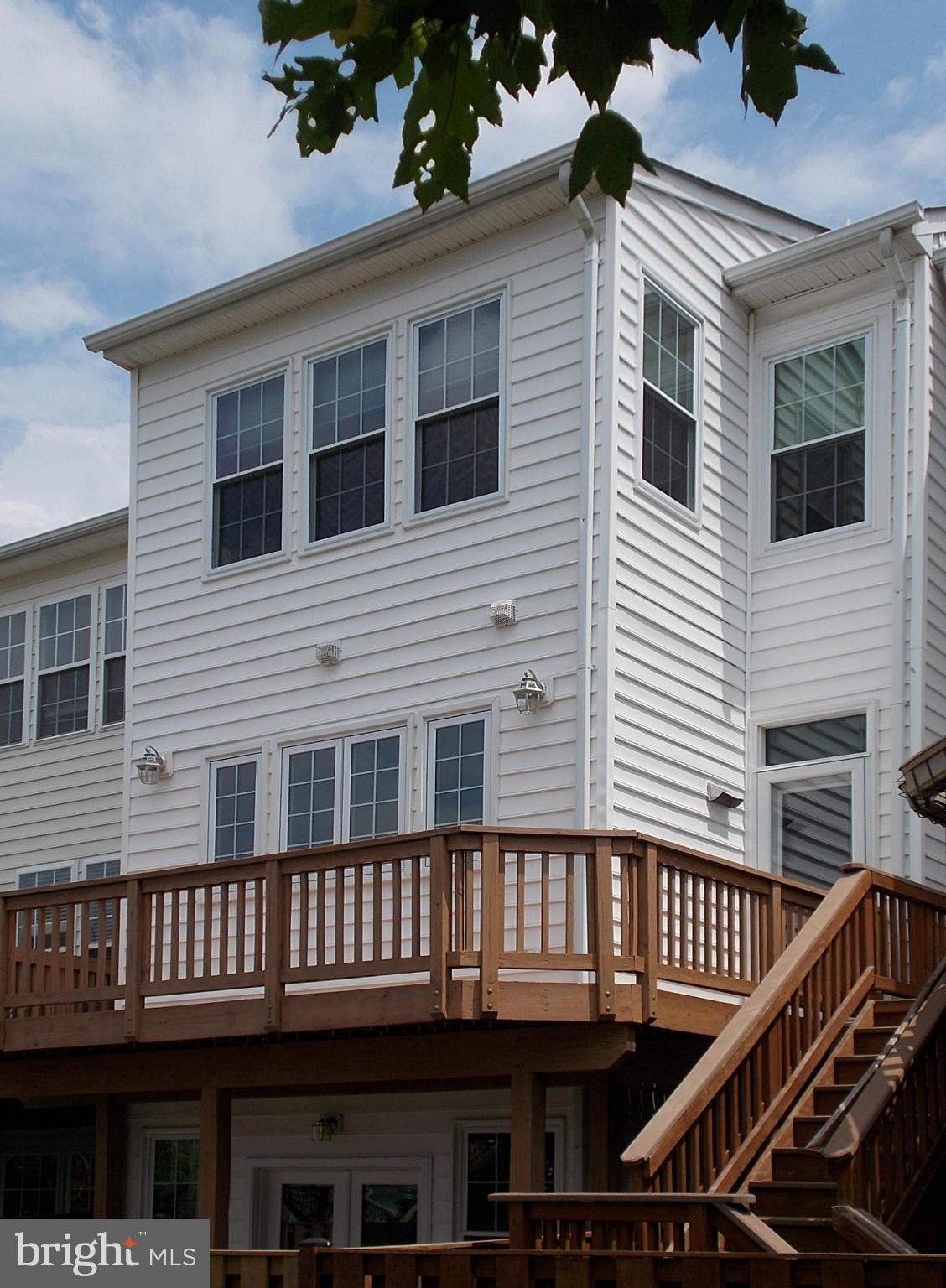 AUTUMN CHASE HUNT - Residential Lease