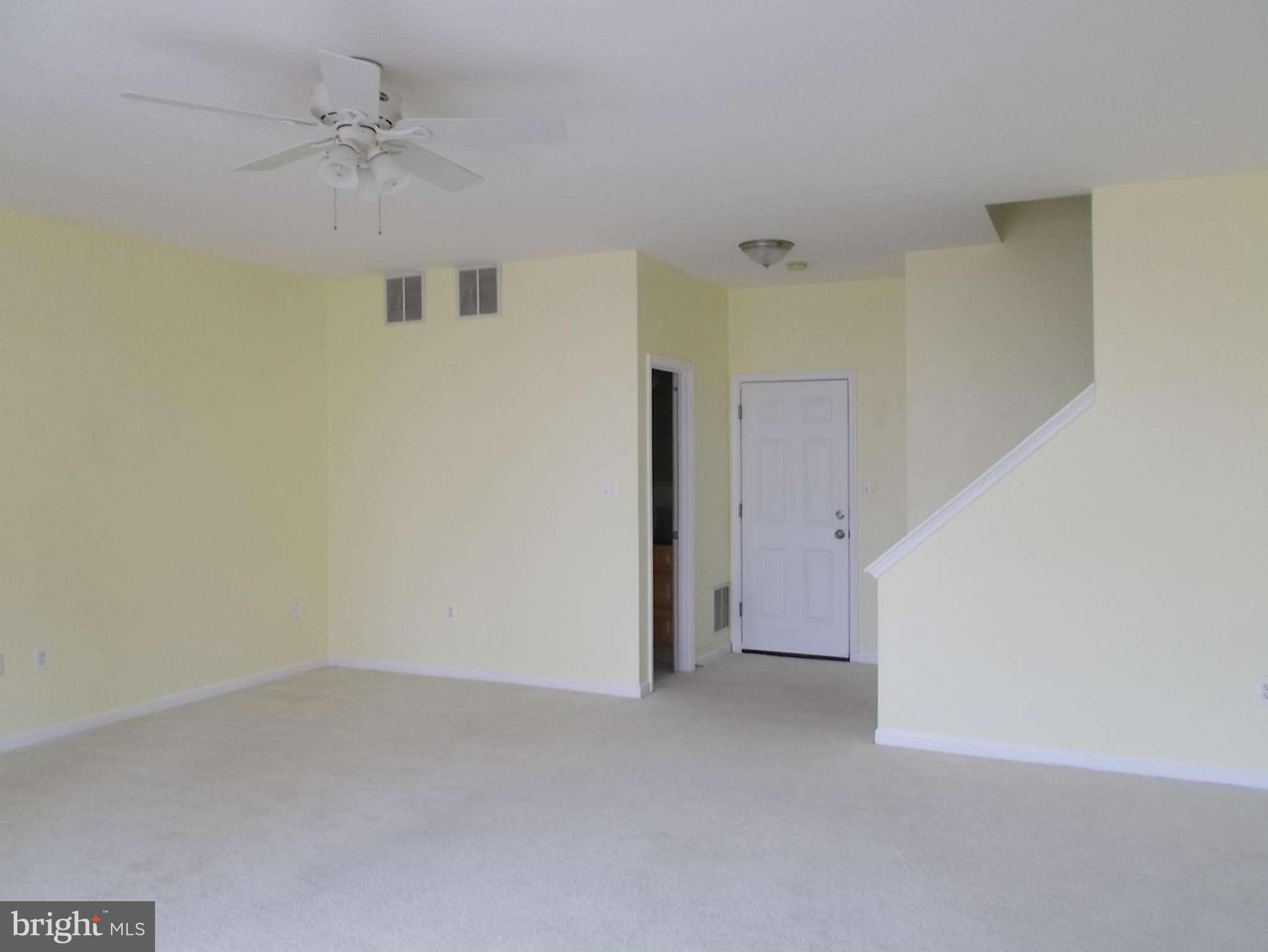 AUTUMN CHASE HUNT - Residential Lease