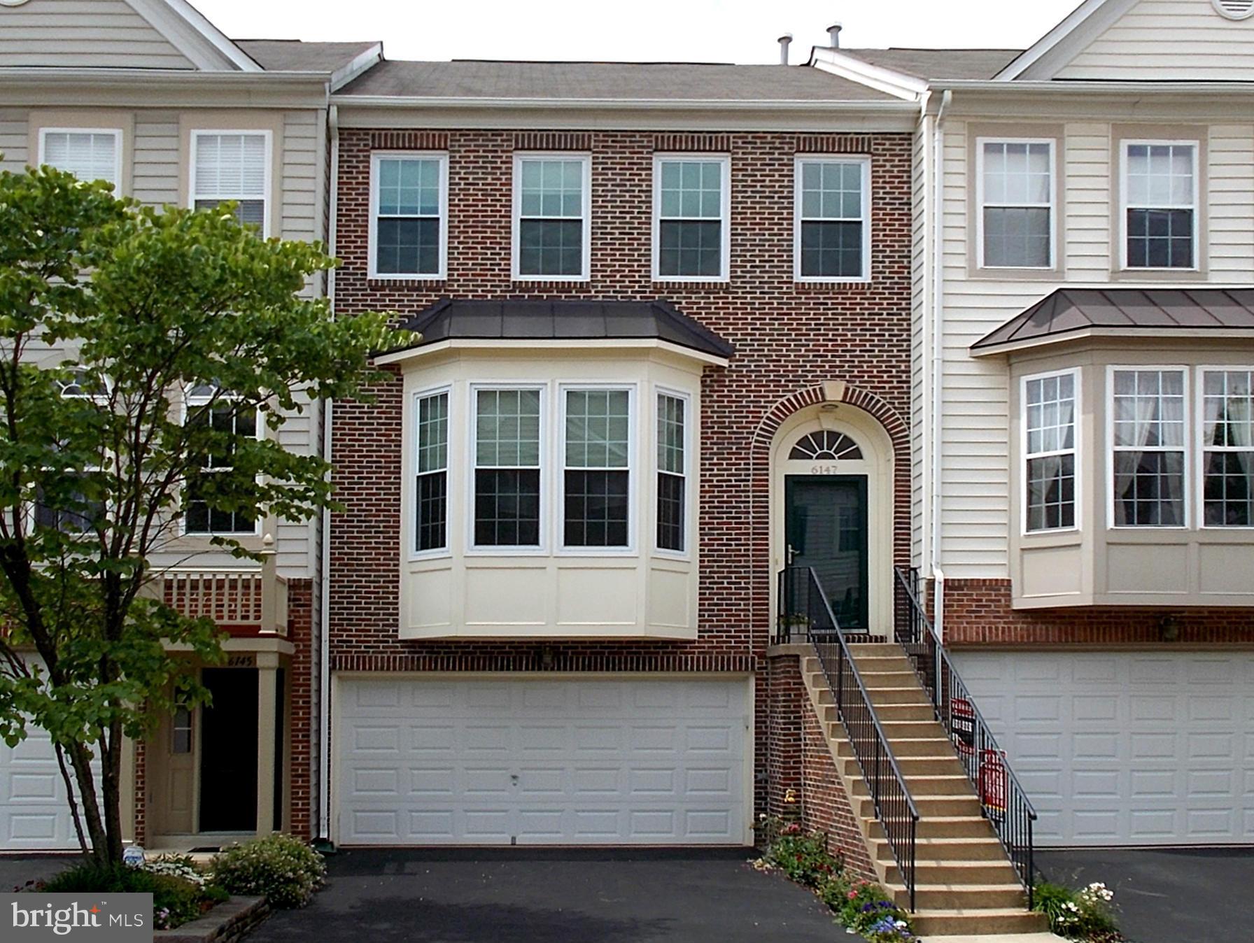 AUTUMN CHASE HUNT - Residential Lease