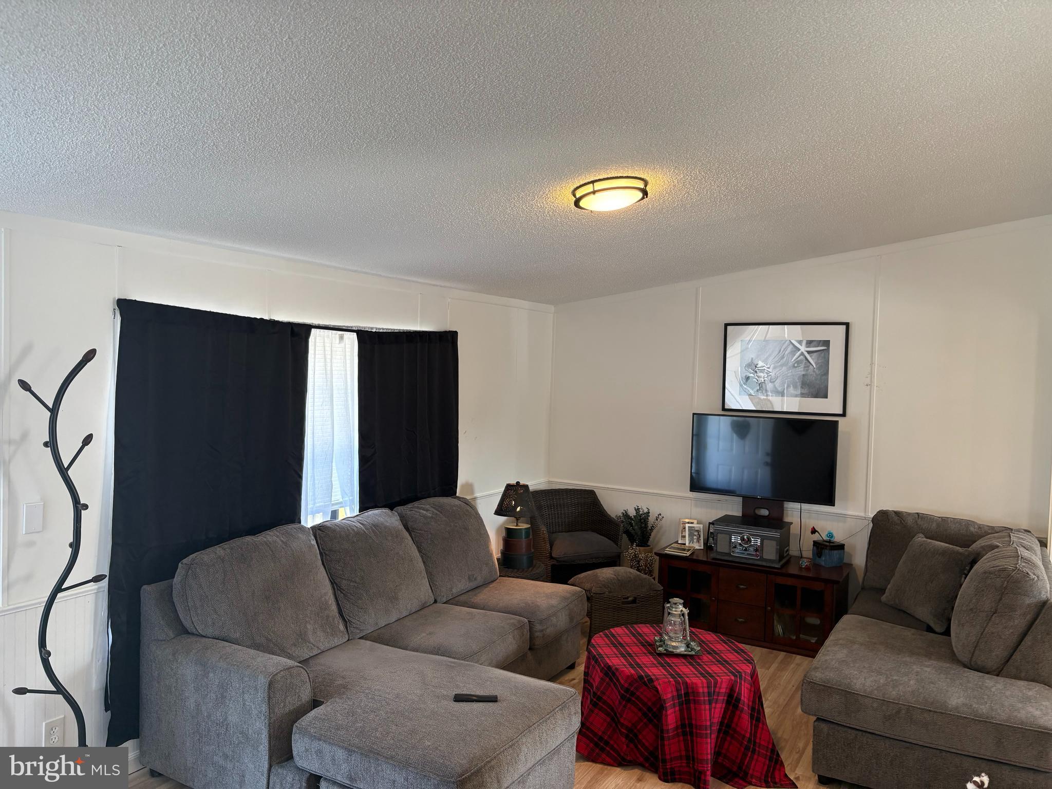 211 FOREST GREEN ROAD